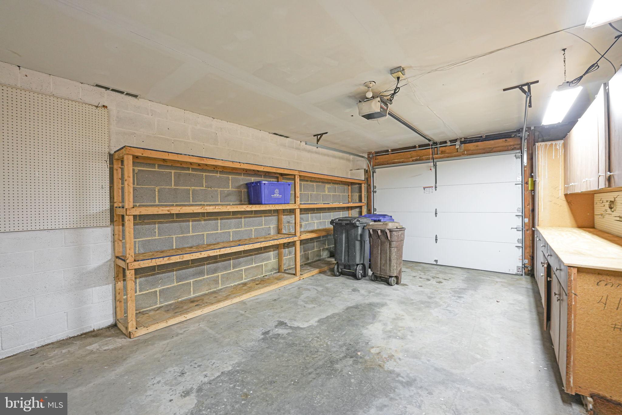 CARDEROCK SPRINGS - Residential