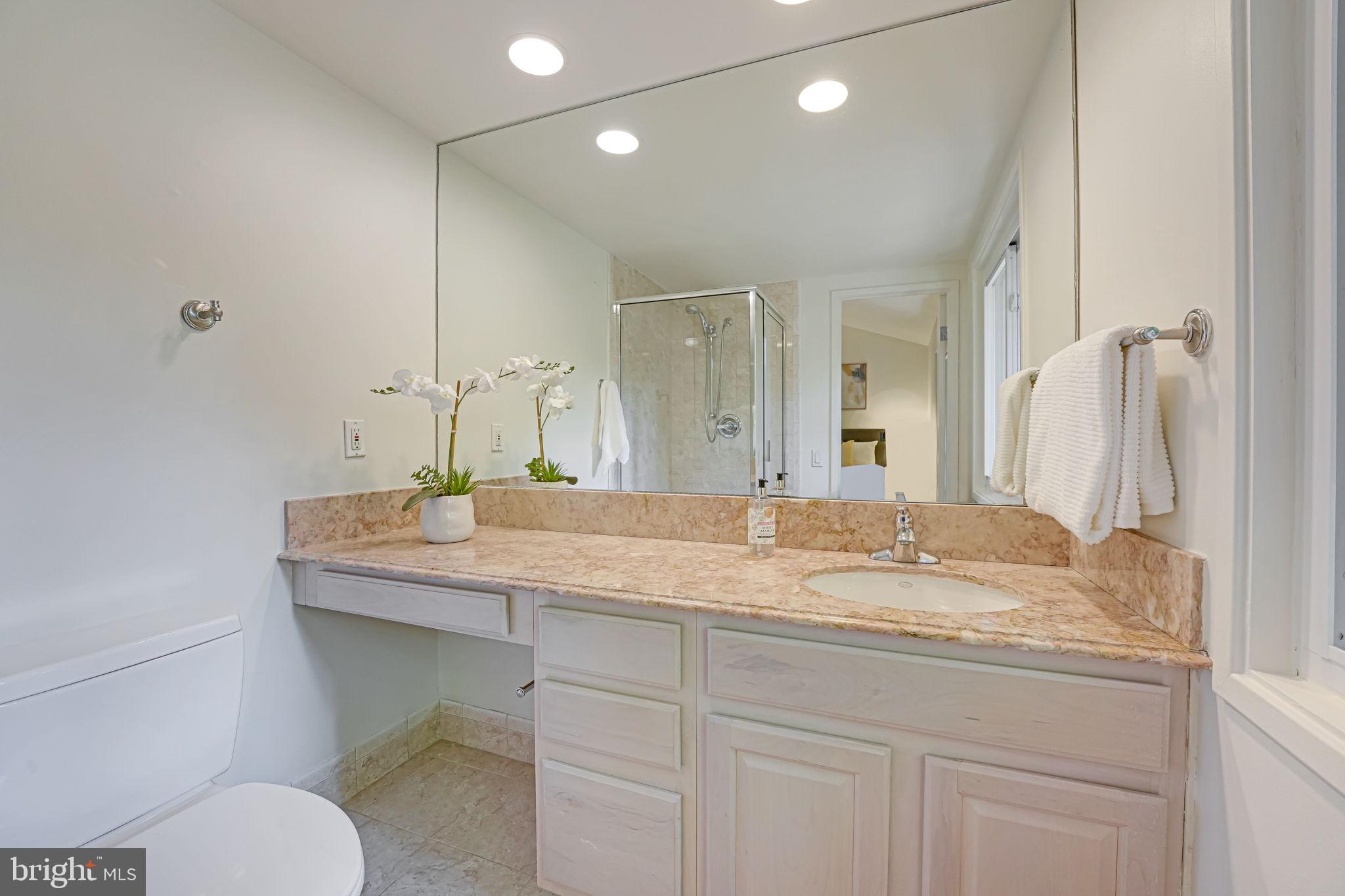 CARDEROCK SPRINGS - Residential