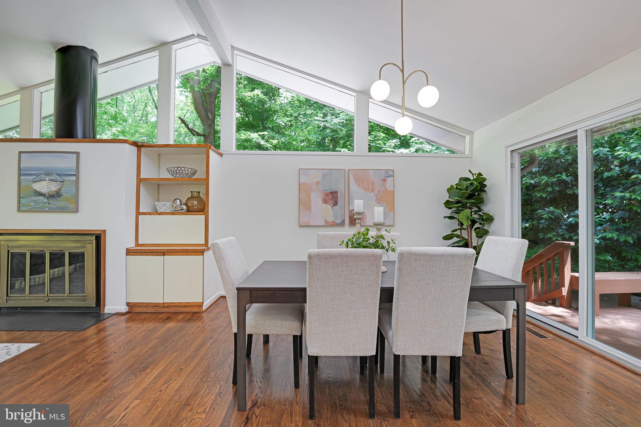 CARDEROCK SPRINGS - Residential