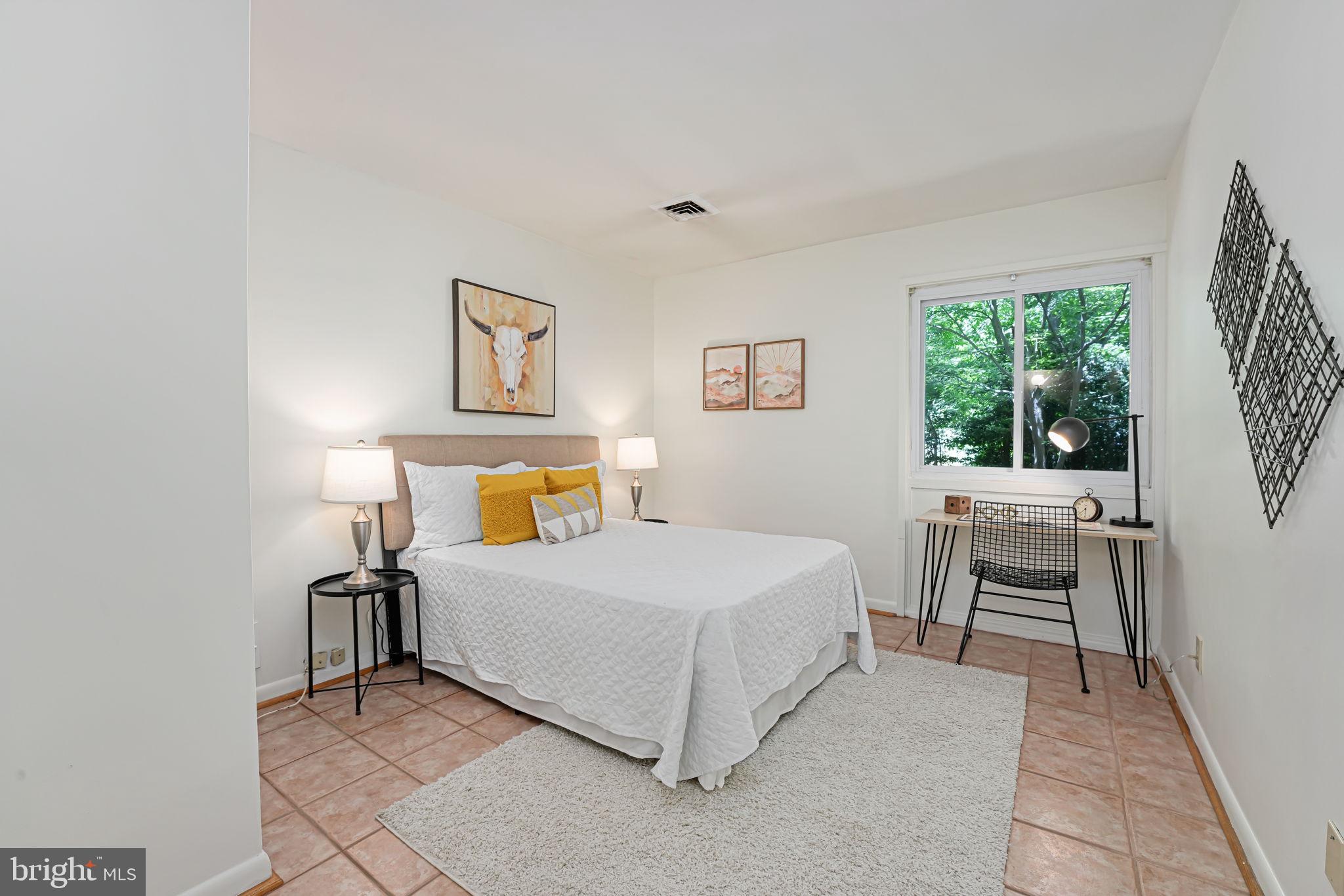 CARDEROCK SPRINGS - Residential