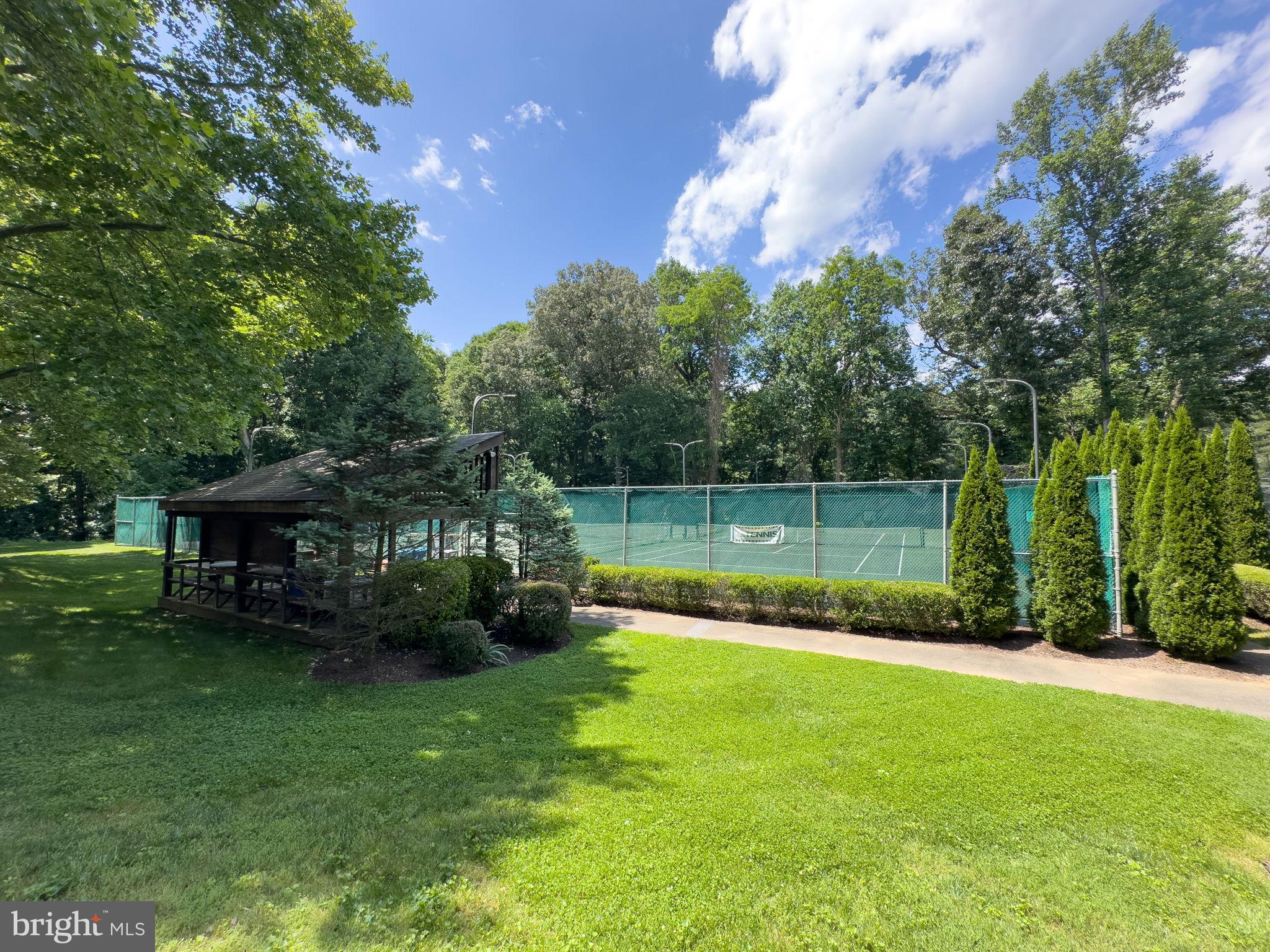 CARDEROCK SPRINGS - Residential