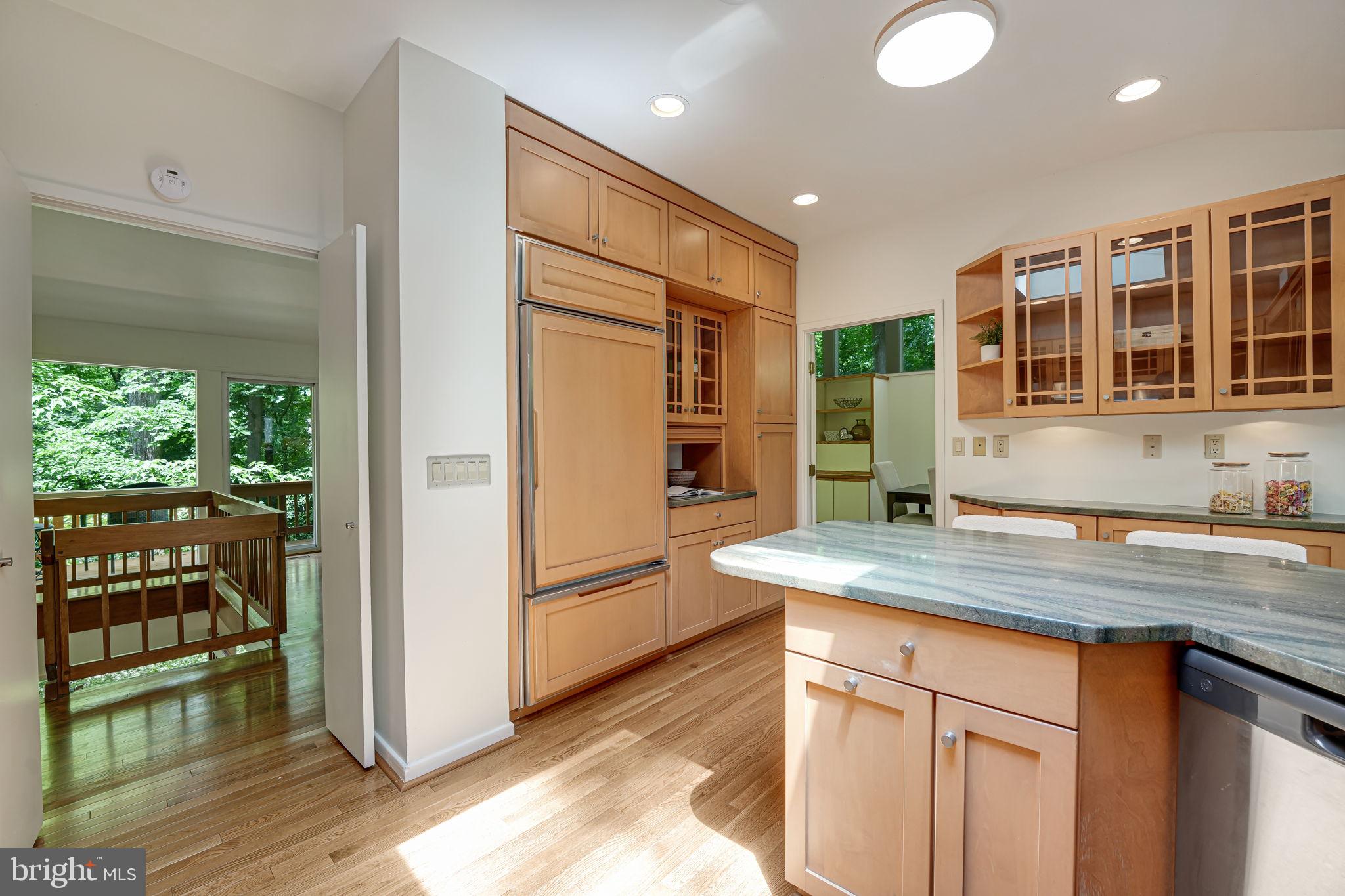 CARDEROCK SPRINGS - Residential