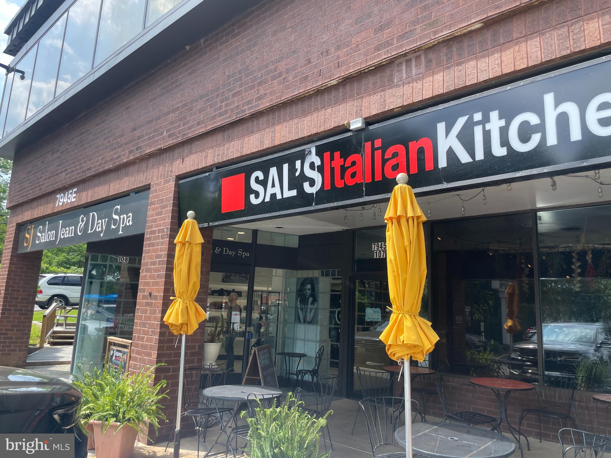 CARDEROCK SPRINGS - Residential