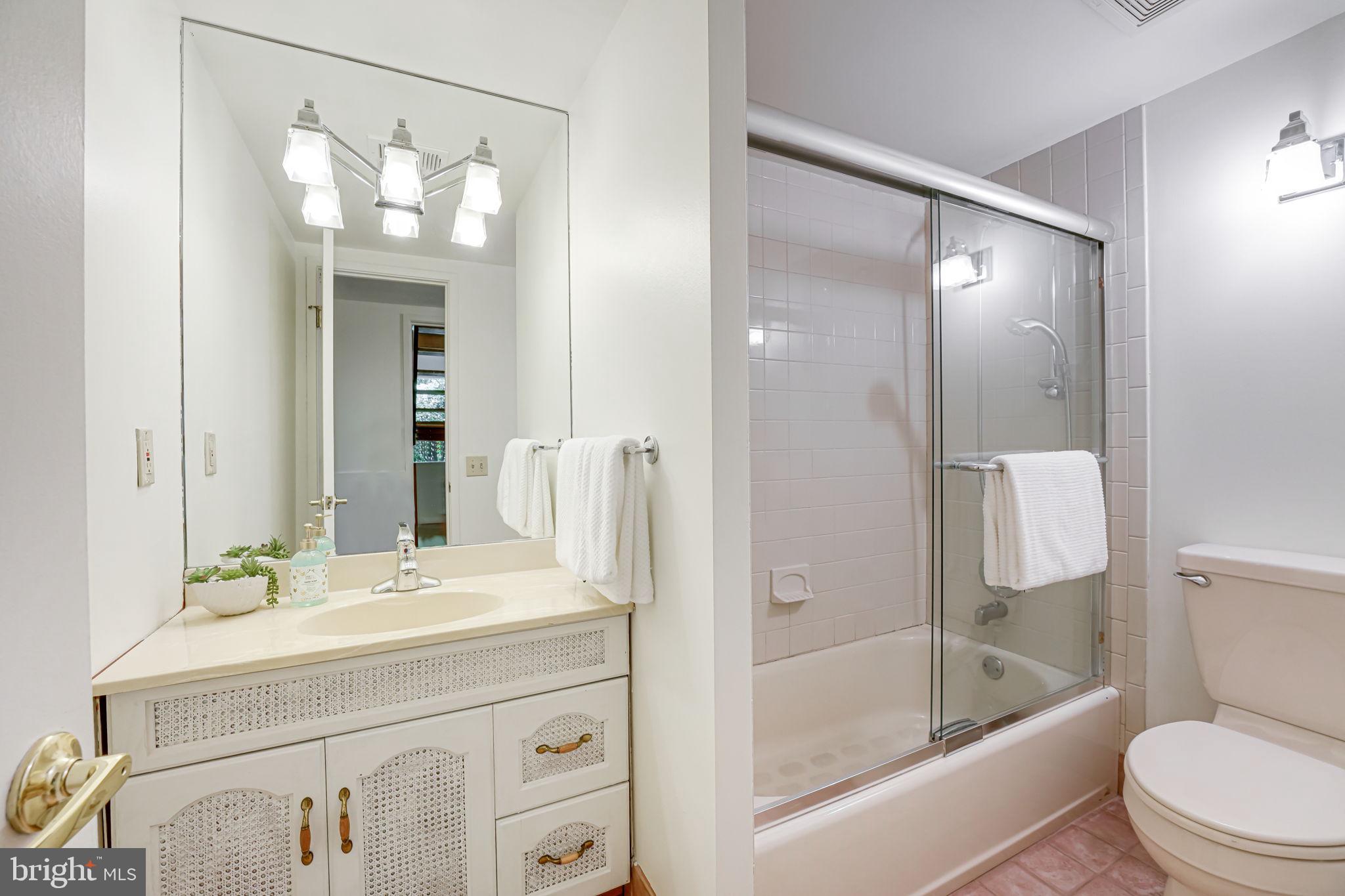 CARDEROCK SPRINGS - Residential