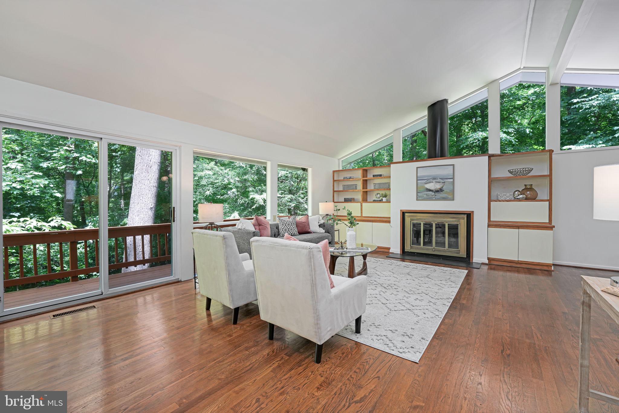 CARDEROCK SPRINGS - Residential