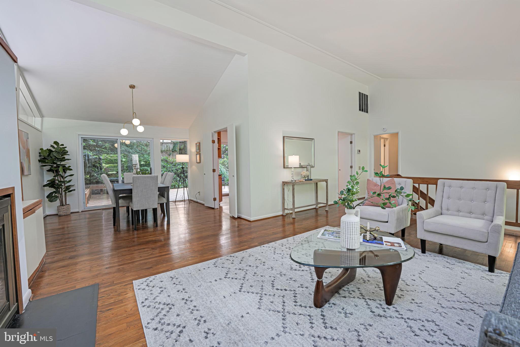 CARDEROCK SPRINGS - Residential