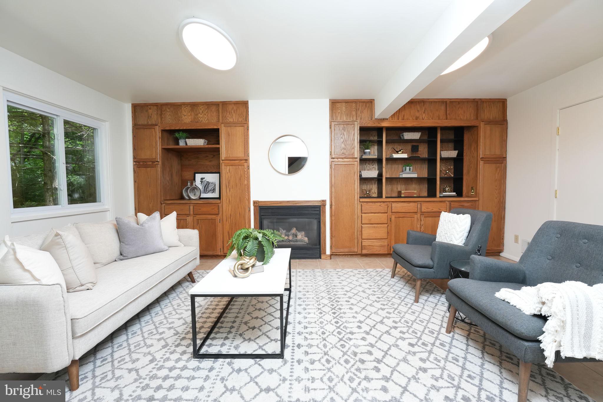 CARDEROCK SPRINGS - Residential