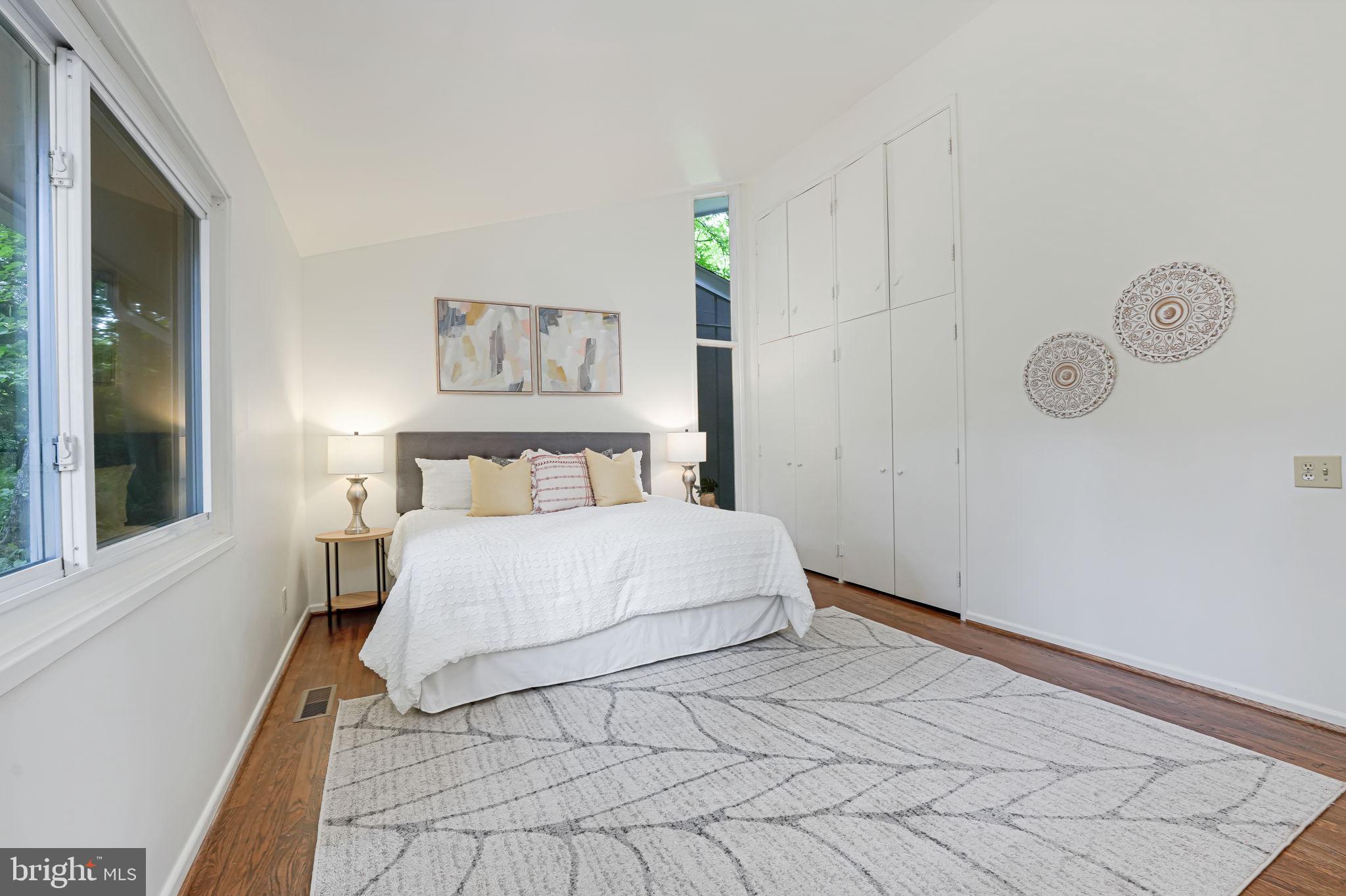 CARDEROCK SPRINGS - Residential