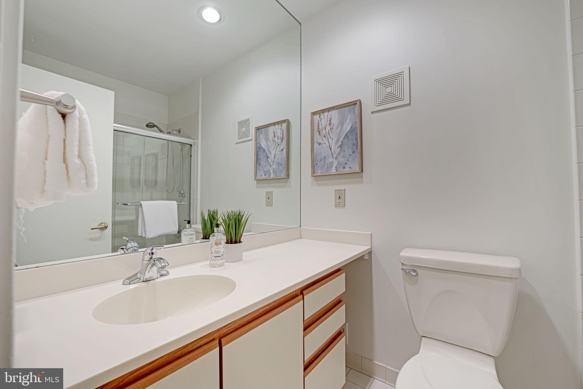 CARDEROCK SPRINGS - Residential