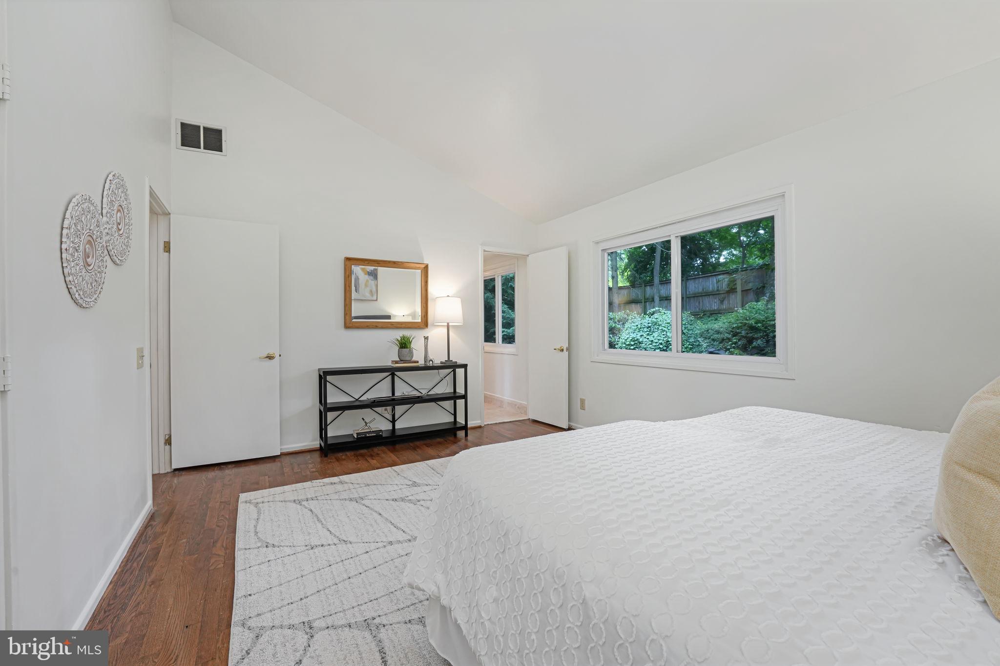 CARDEROCK SPRINGS - Residential