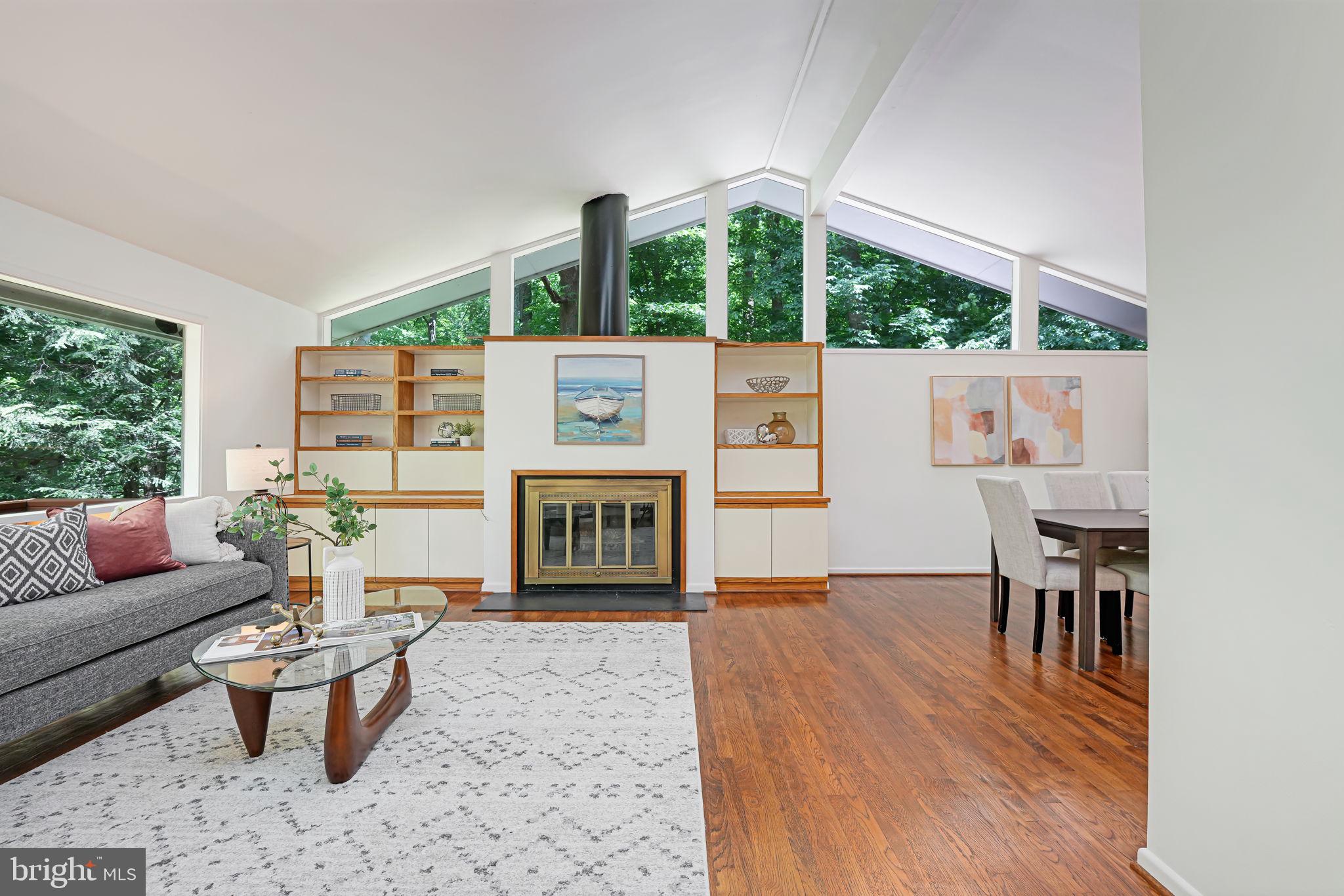 CARDEROCK SPRINGS - Residential