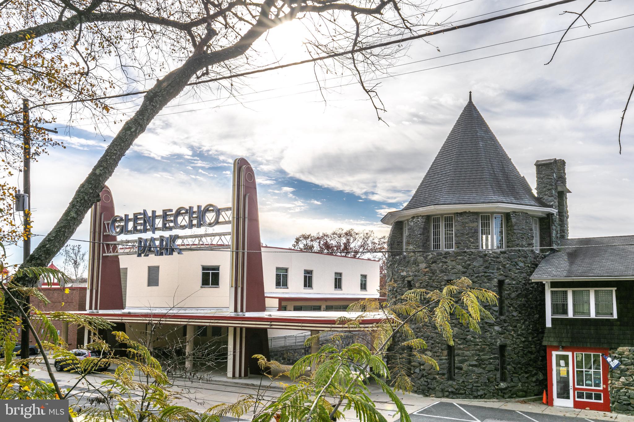 CARDEROCK SPRINGS - Residential