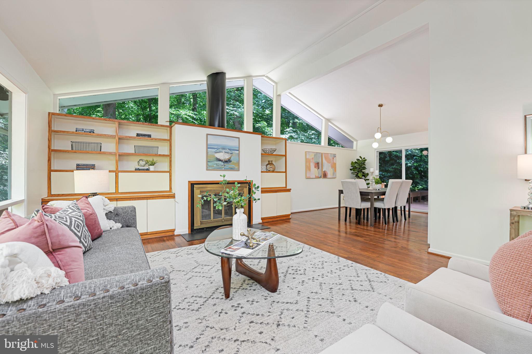 CARDEROCK SPRINGS - Residential