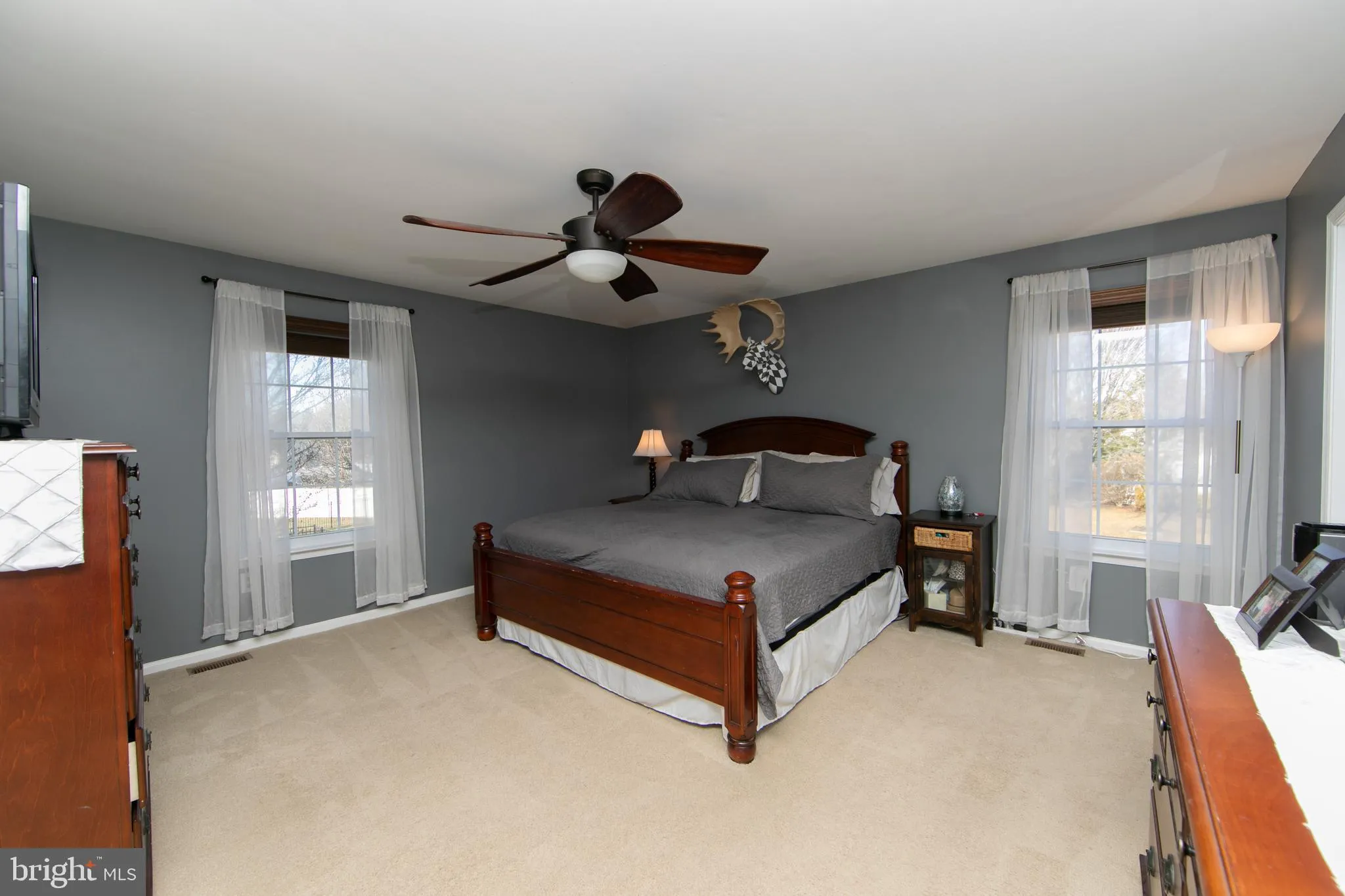 Sewell, New Jersey 08080, United States, 4 Bedrooms Bedrooms, ,3 BathroomsBathrooms,Residential,Pending,18555