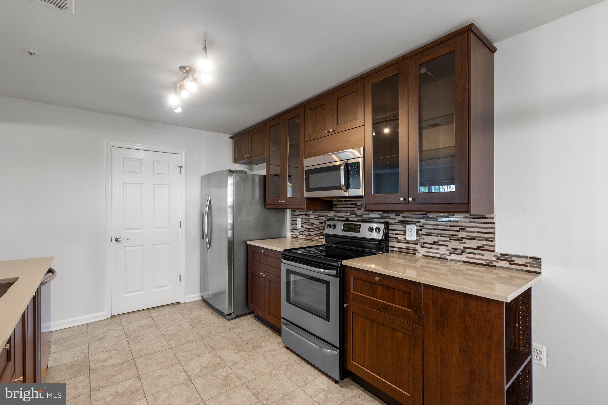 GATEWAY COMMONS - Residential Lease