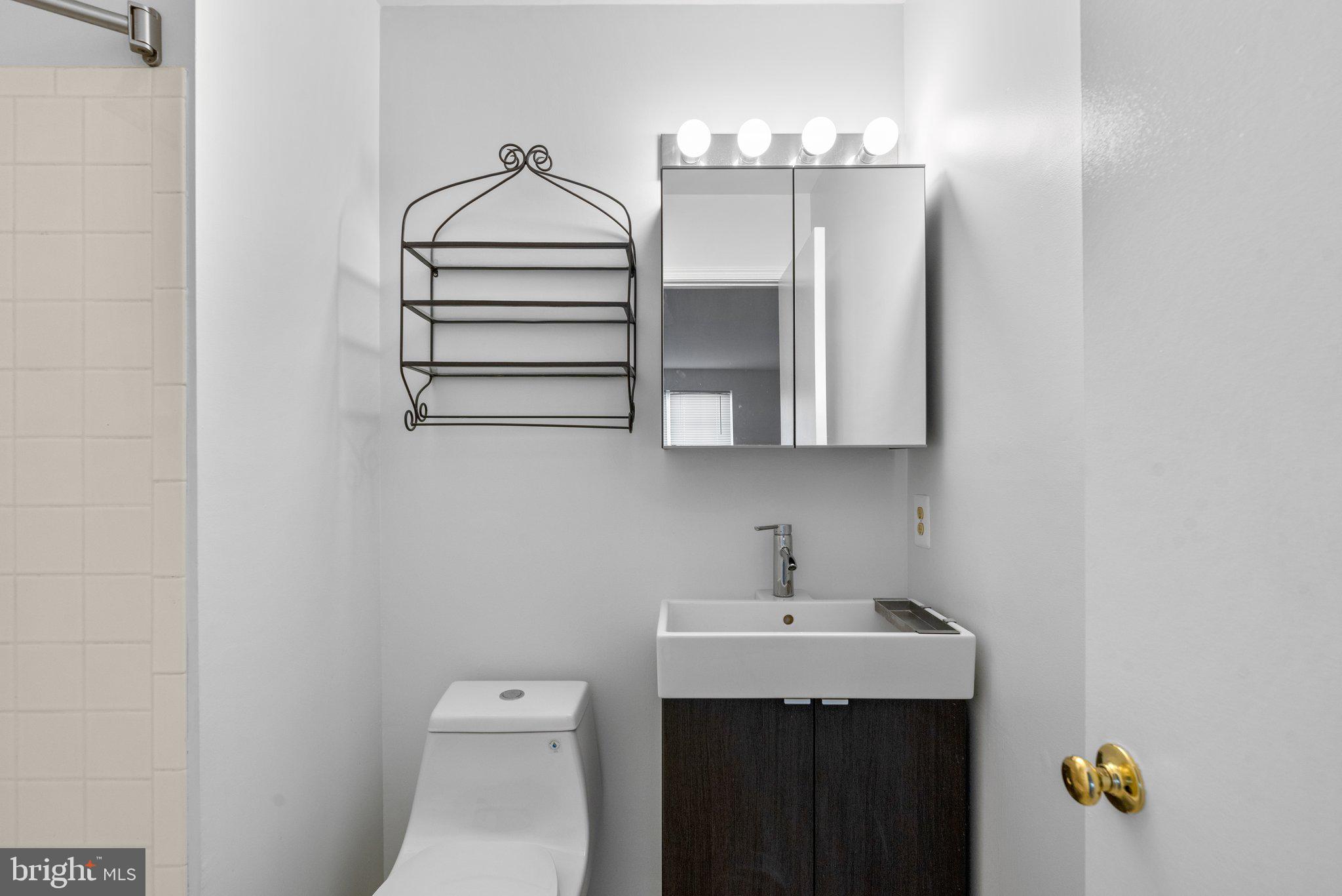 GATEWAY COMMONS - Residential Lease