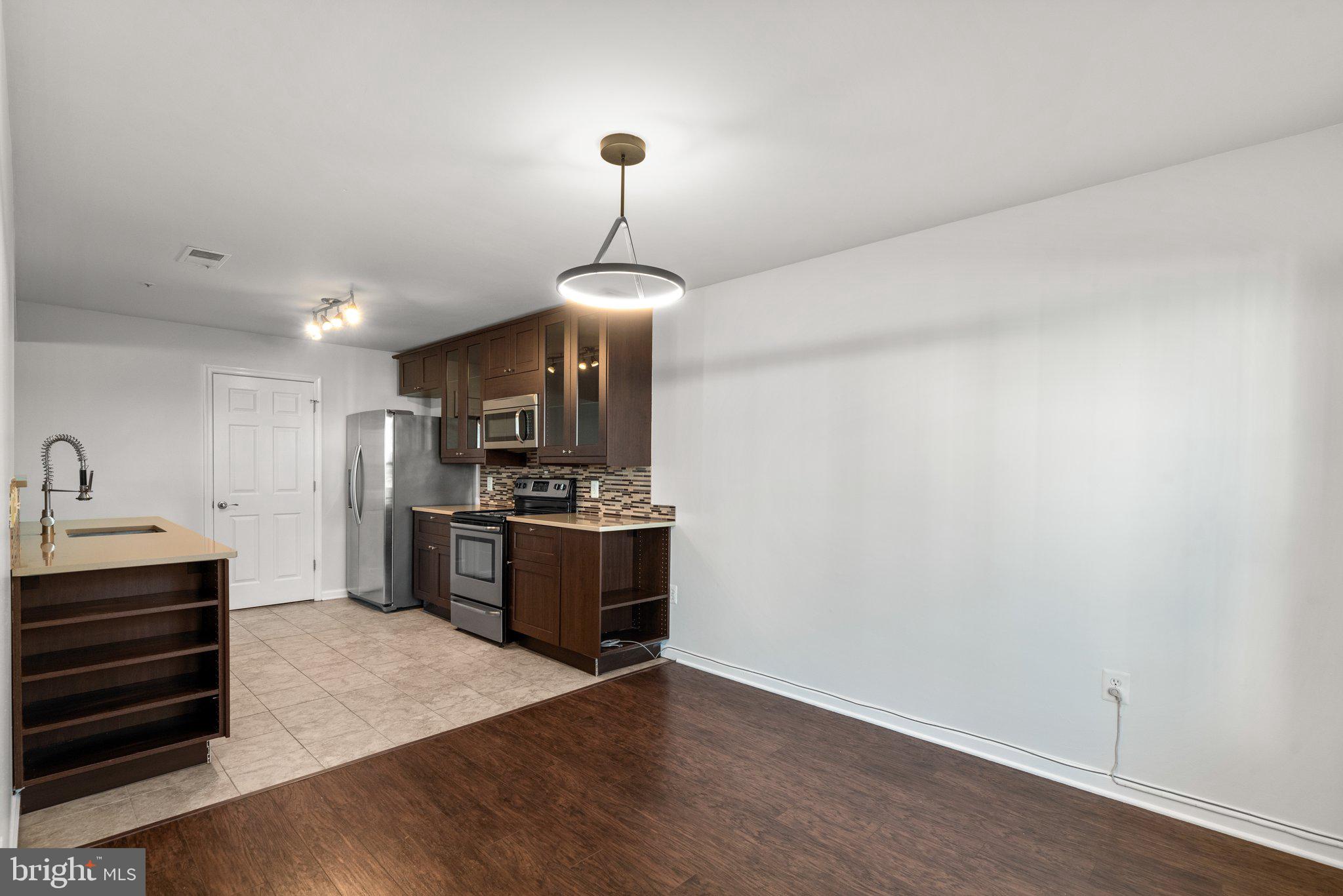 GATEWAY COMMONS - Residential Lease