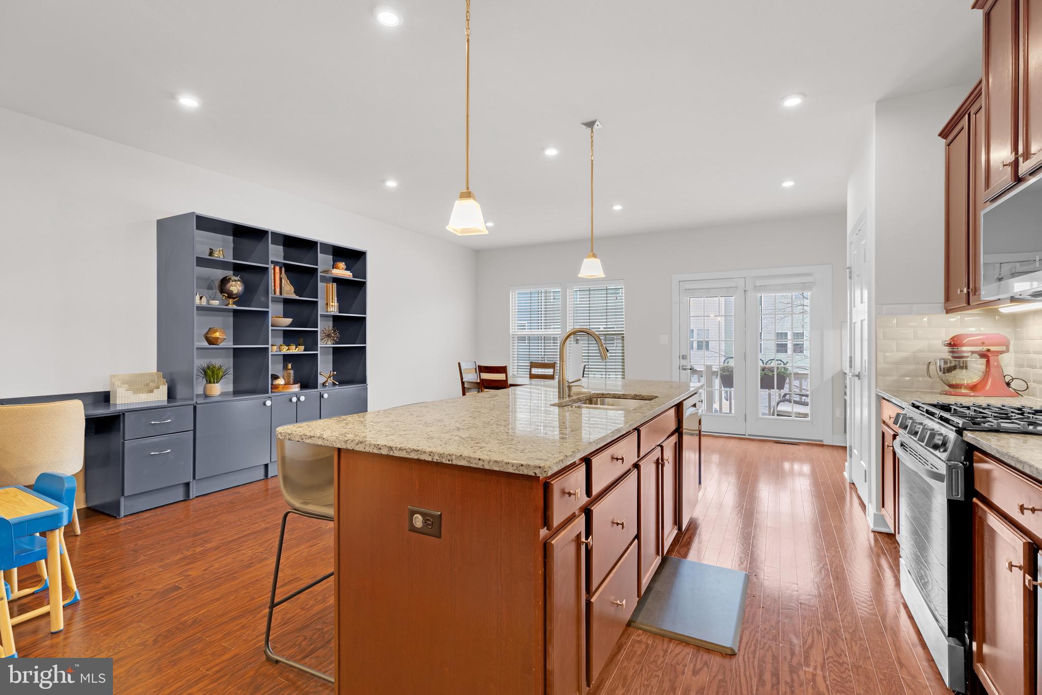 POTOMAC SHORES - Residential