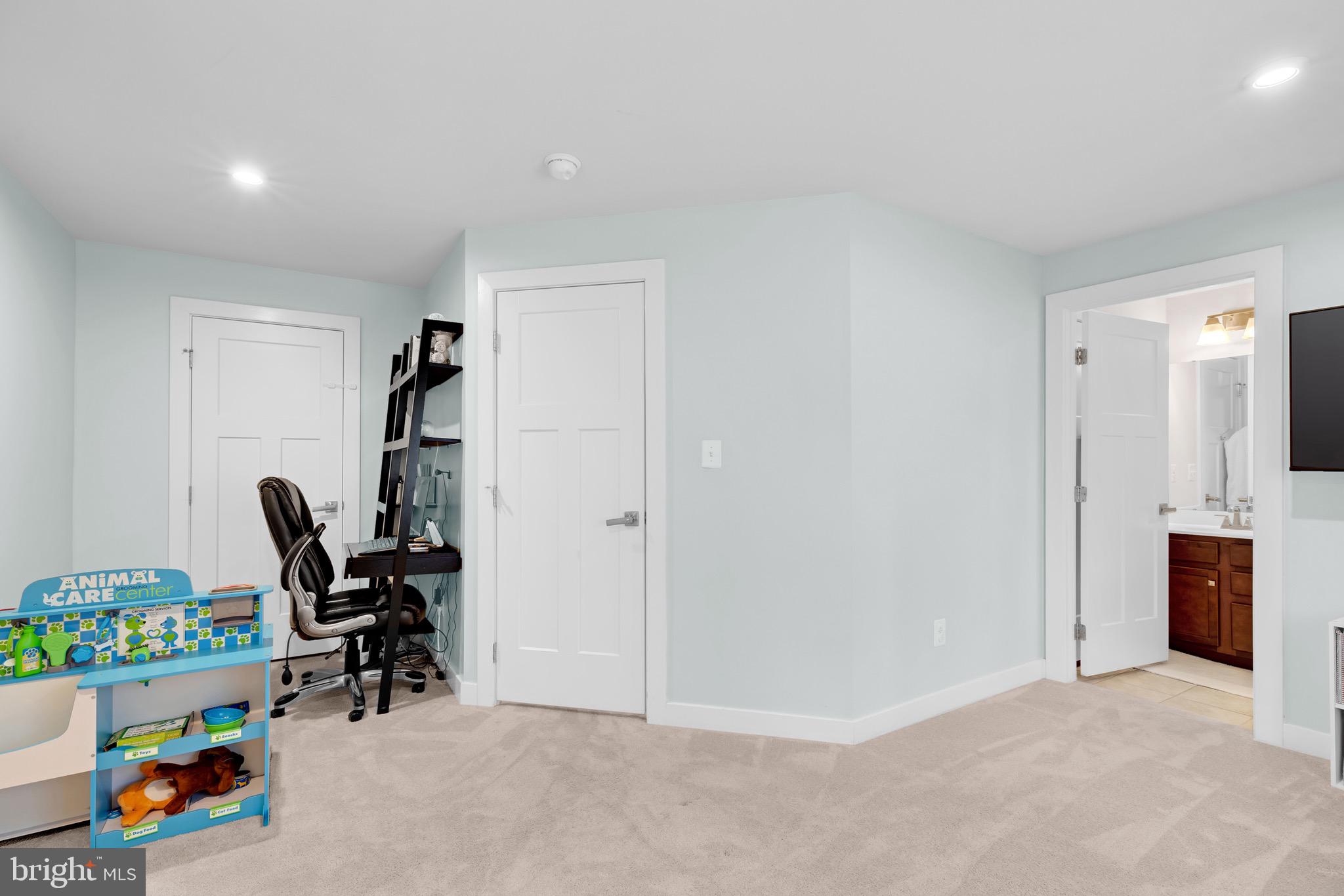 POTOMAC SHORES - Residential