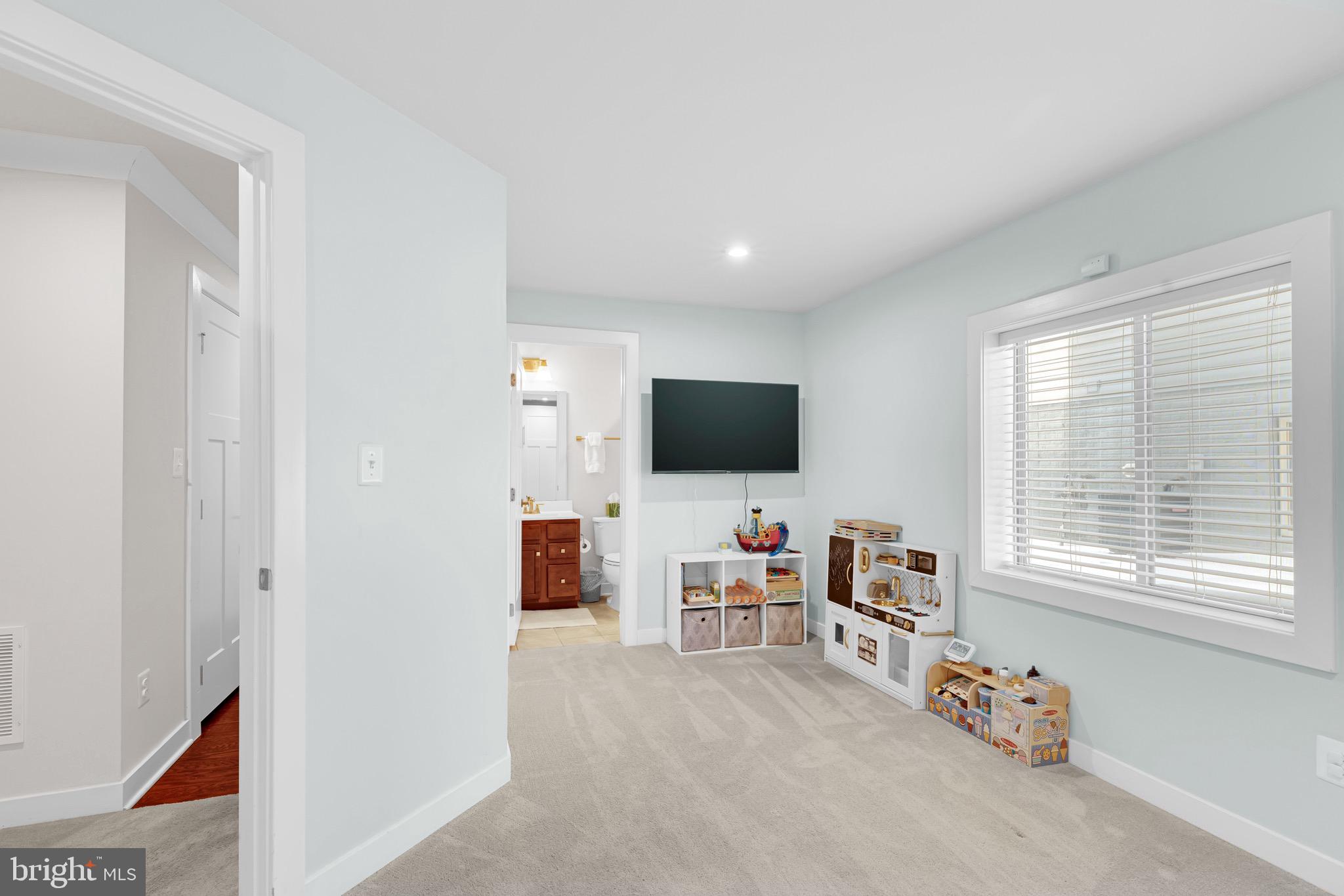 POTOMAC SHORES - Residential