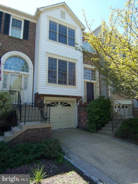 7051 Chesley Search Way, Alexandria, VA MLS: VAFX2341252