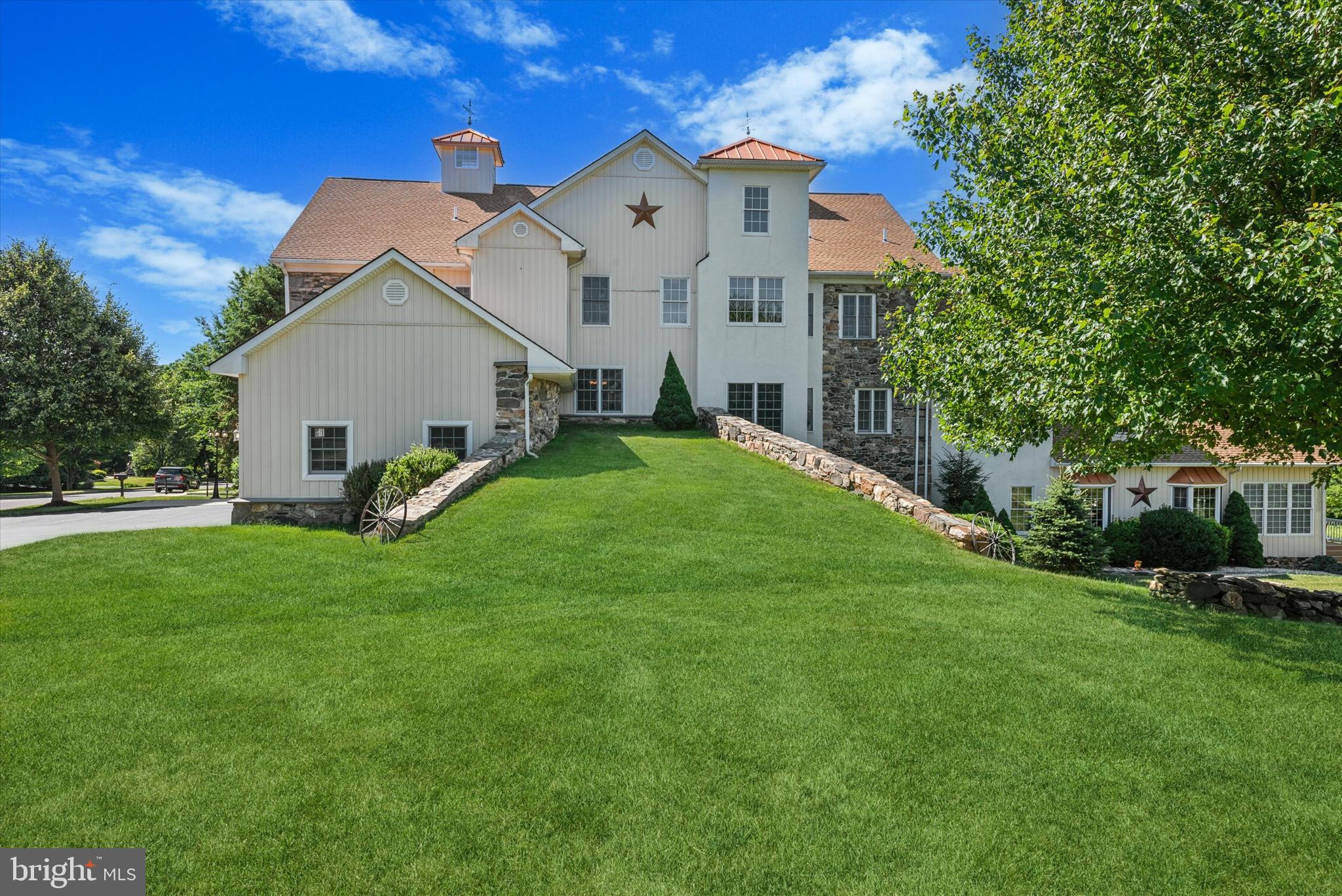 CHERRY CREEK - Residential