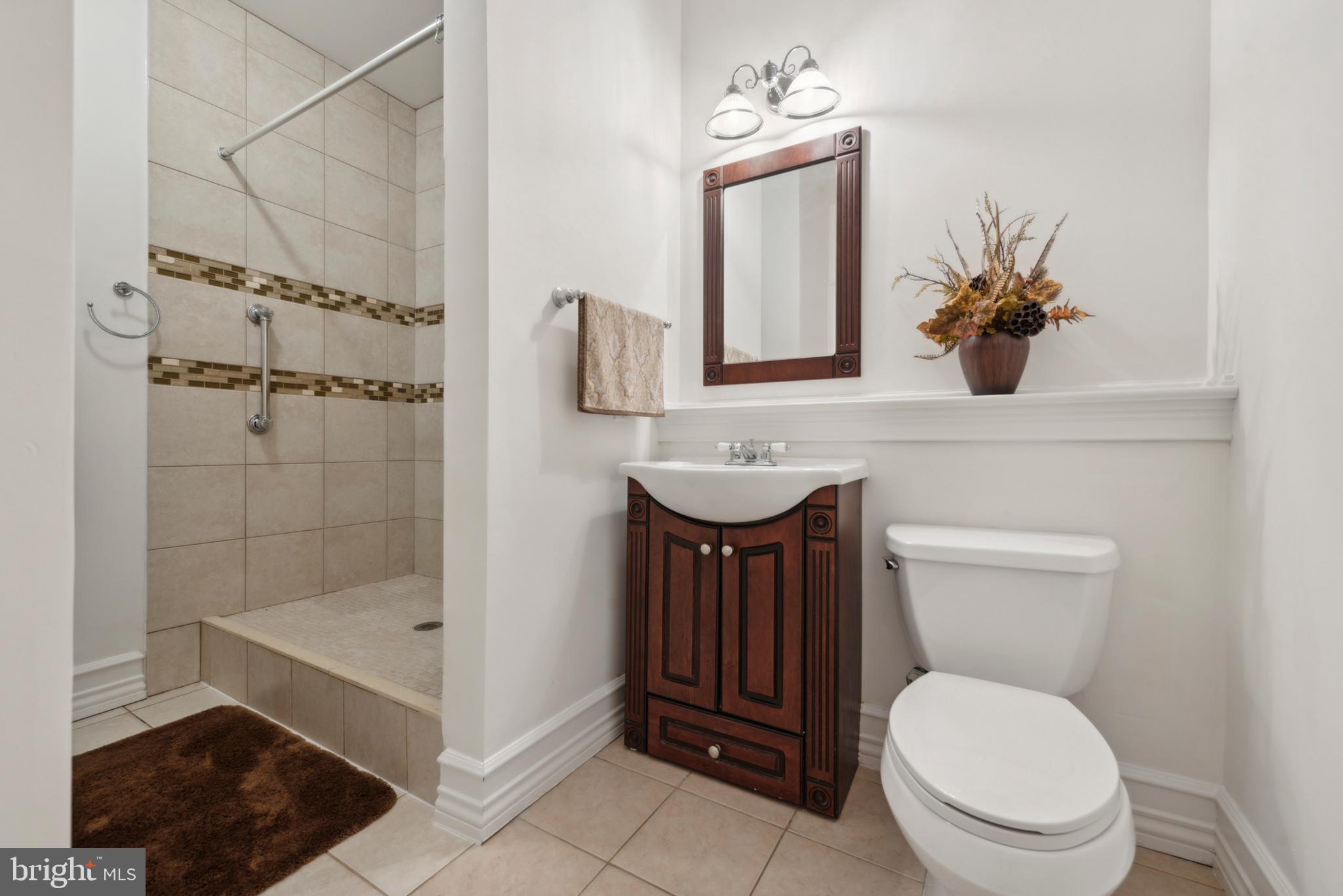 CHERRY CREEK - Residential