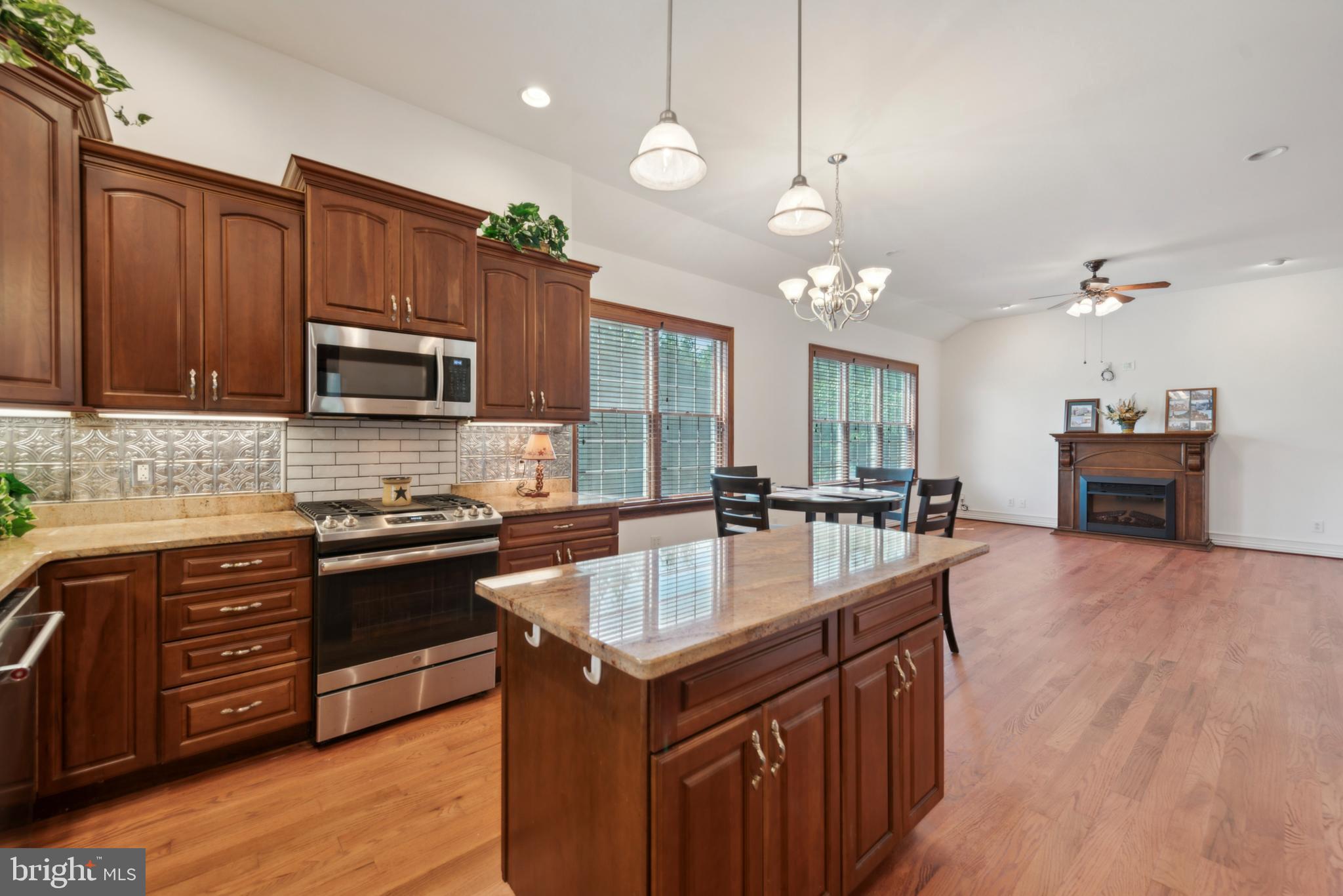 CHERRY CREEK - Residential