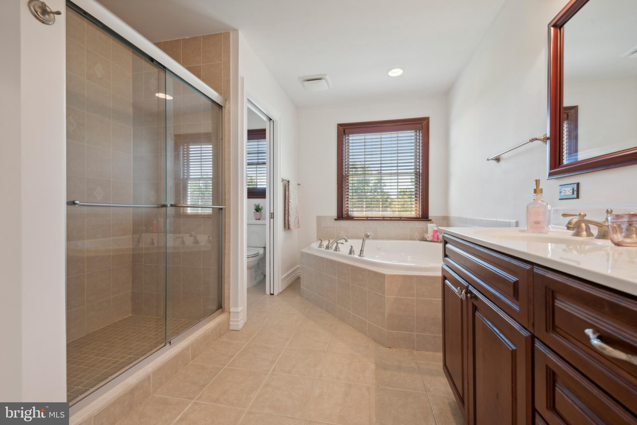 CHERRY CREEK - Residential