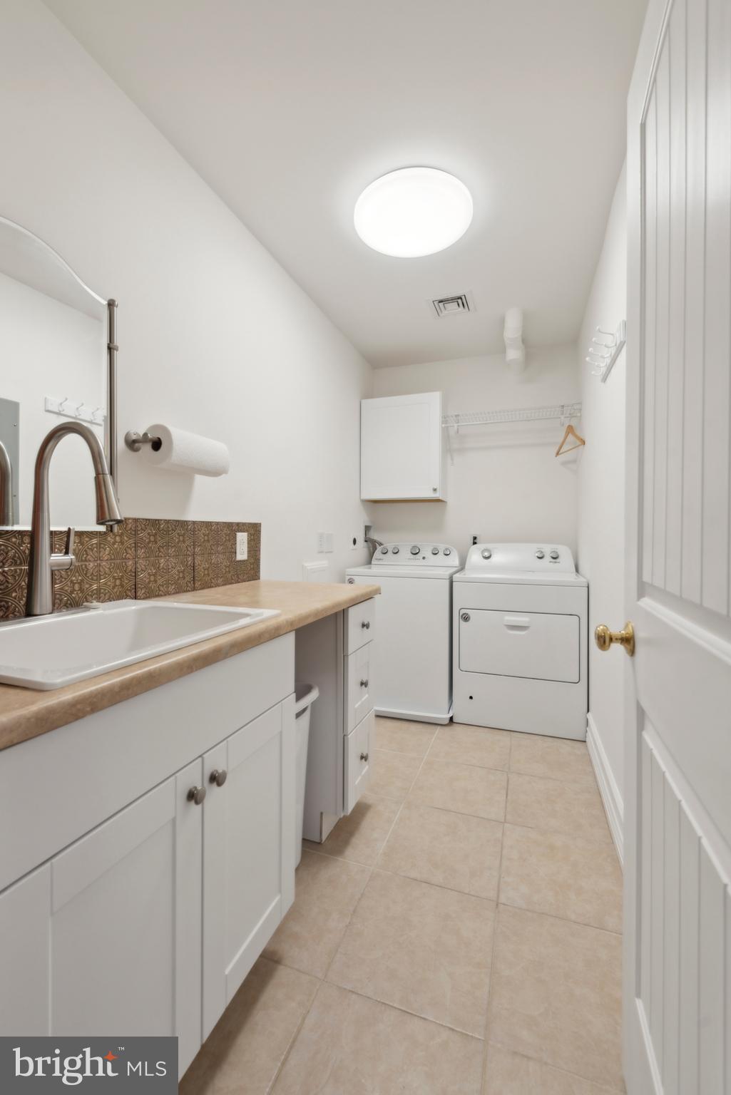 CHERRY CREEK - Residential