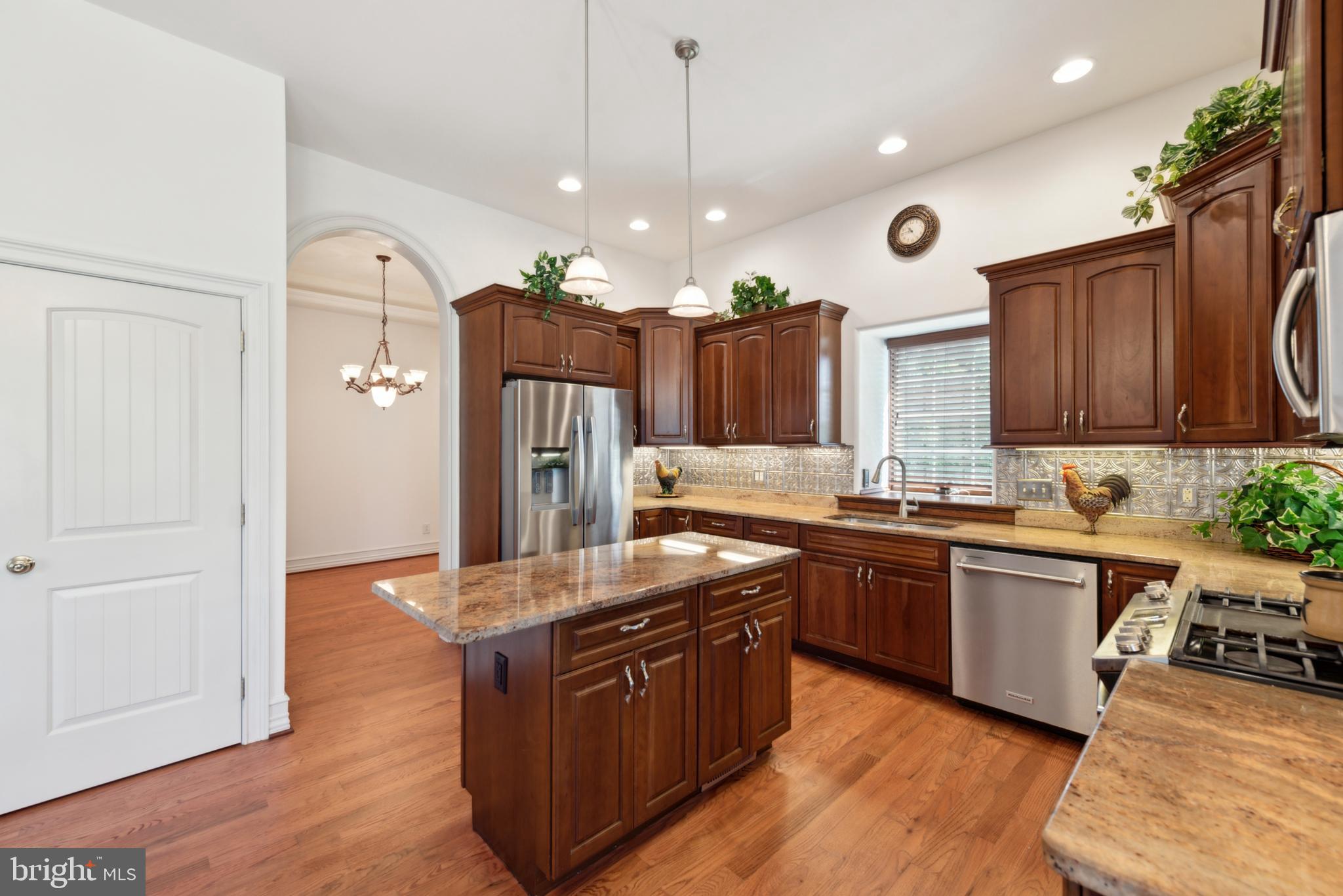 CHERRY CREEK - Residential