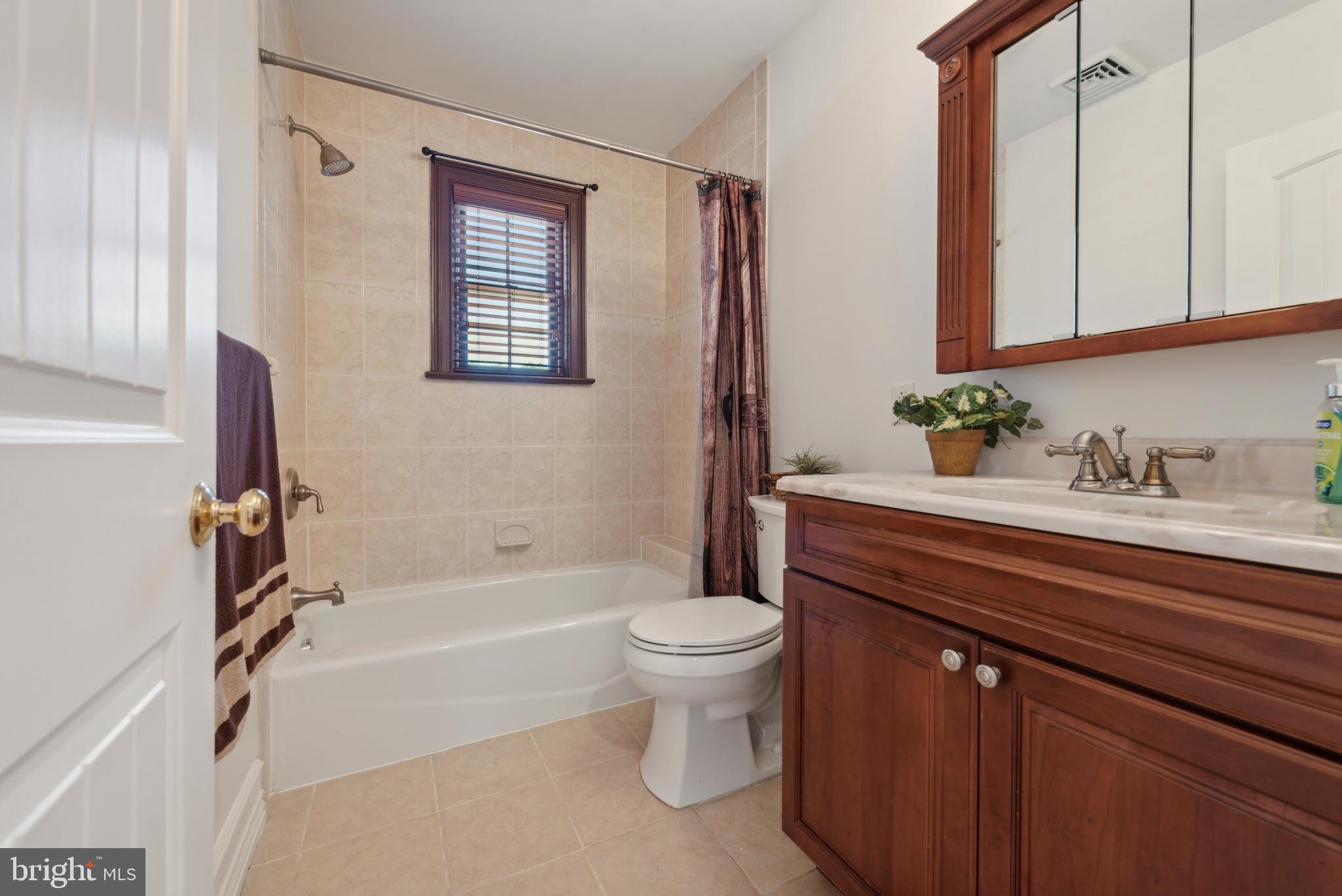 CHERRY CREEK - Residential