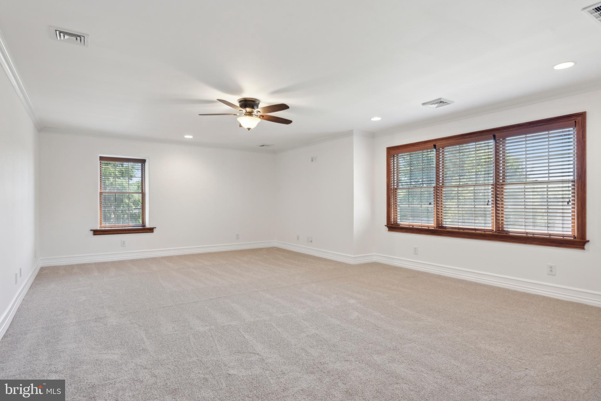 CHERRY CREEK - Residential