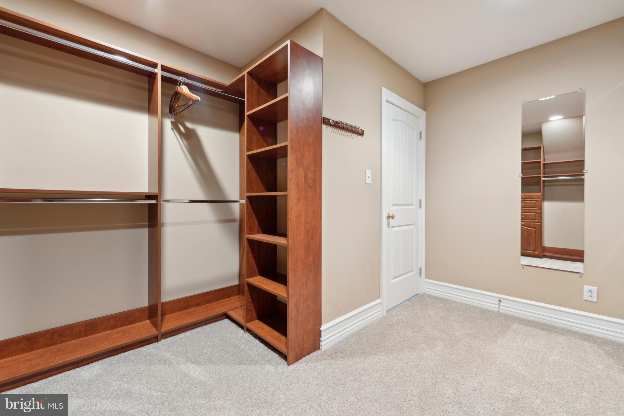 CHERRY CREEK - Residential