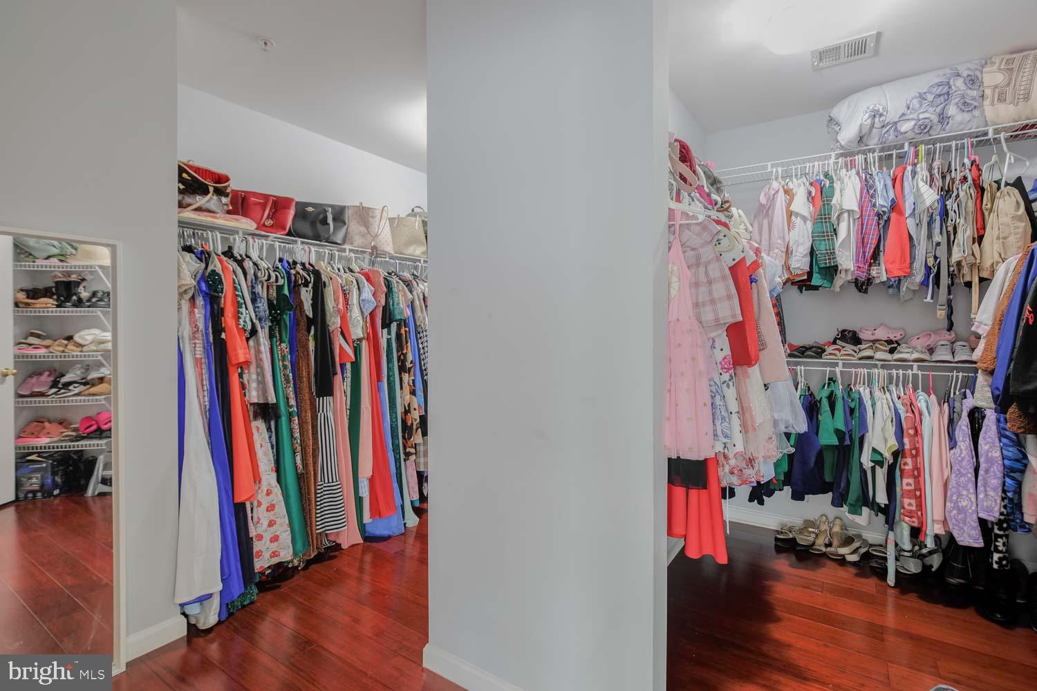 ASHLEY'S CROSSING - Residential