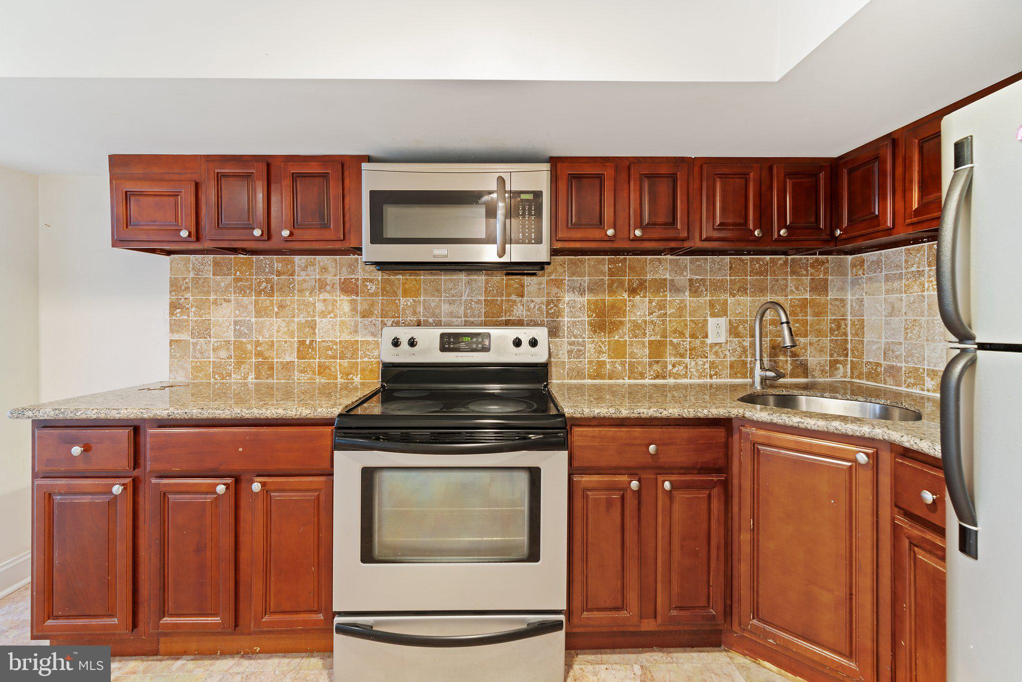 1729 FONTAIN STREET 1