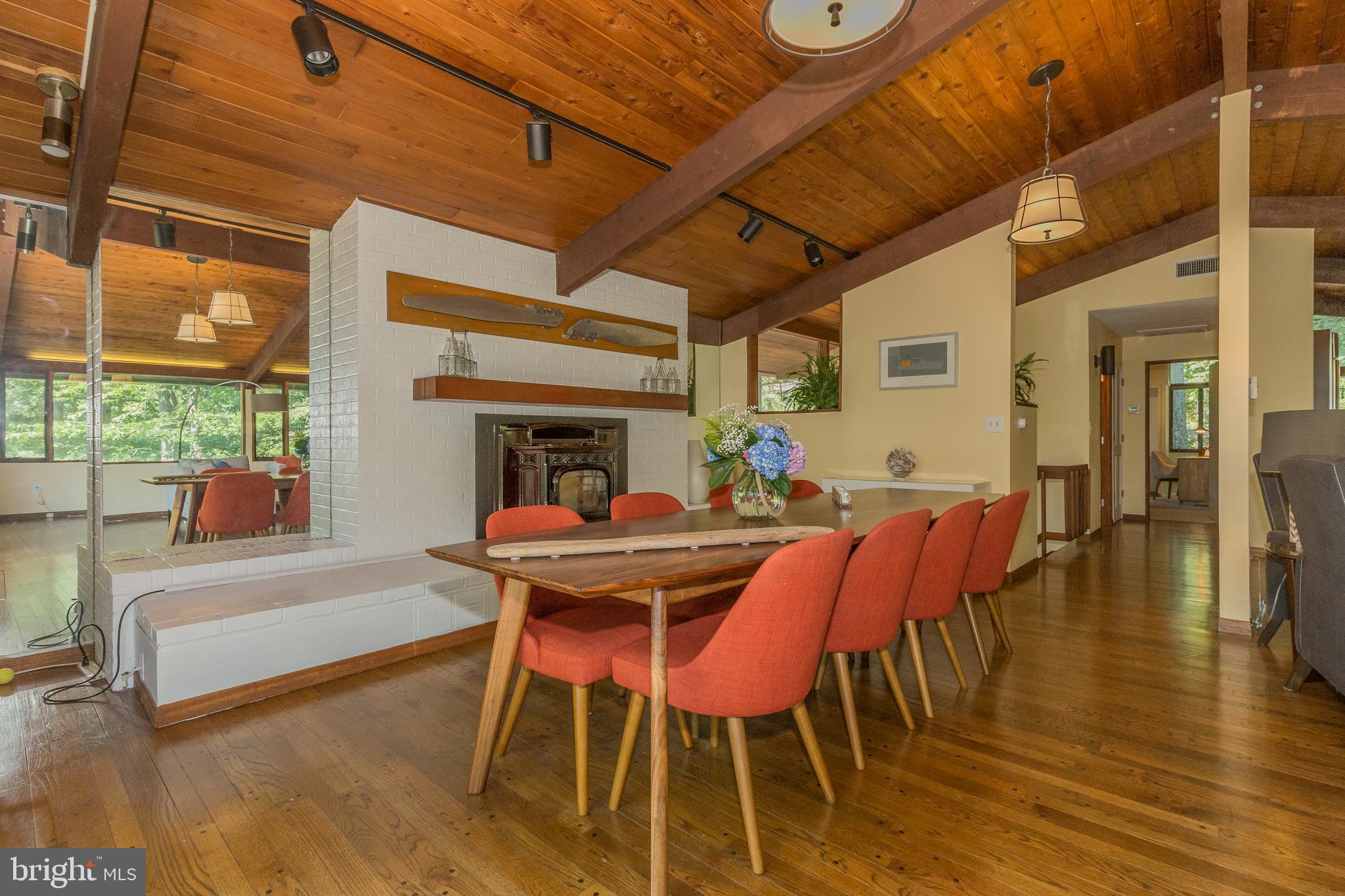 SUNRISE BEACH - Residential