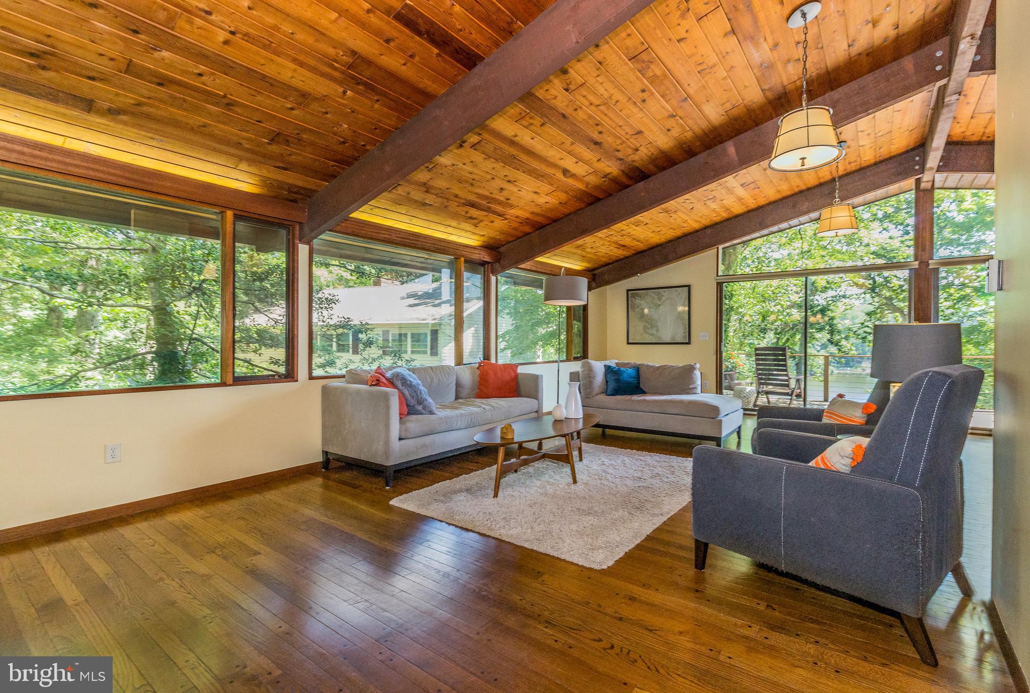 SUNRISE BEACH - Residential