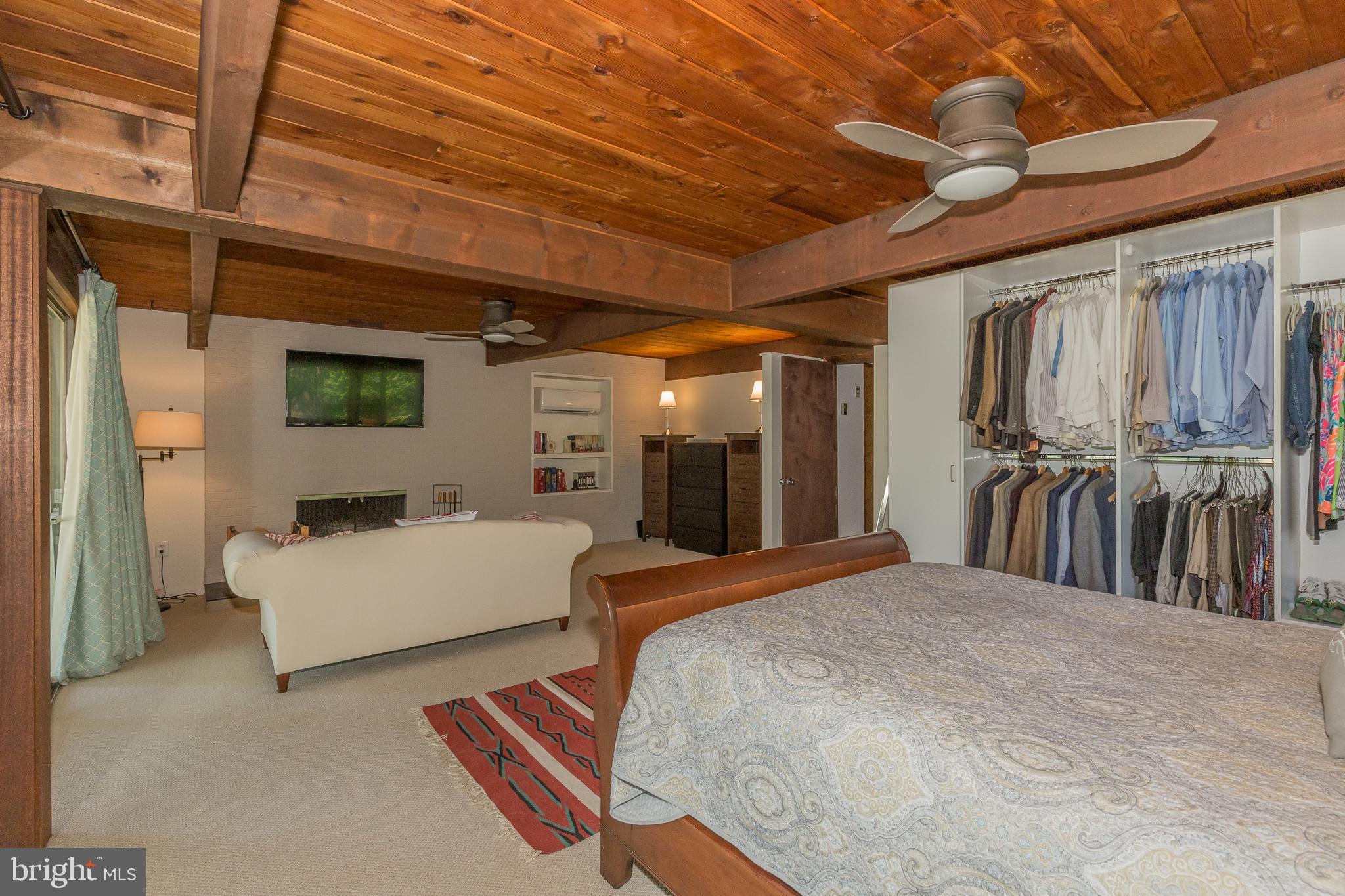 SUNRISE BEACH - Residential