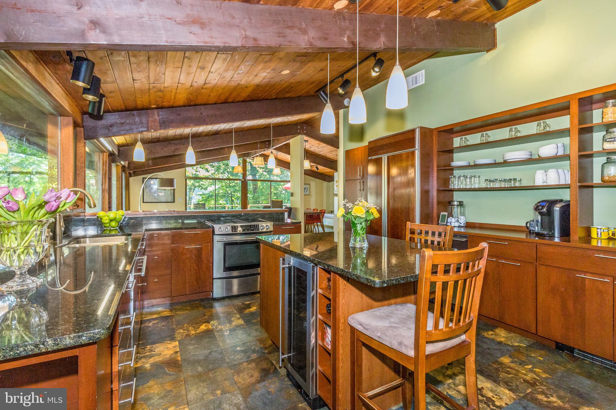 SUNRISE BEACH - Residential