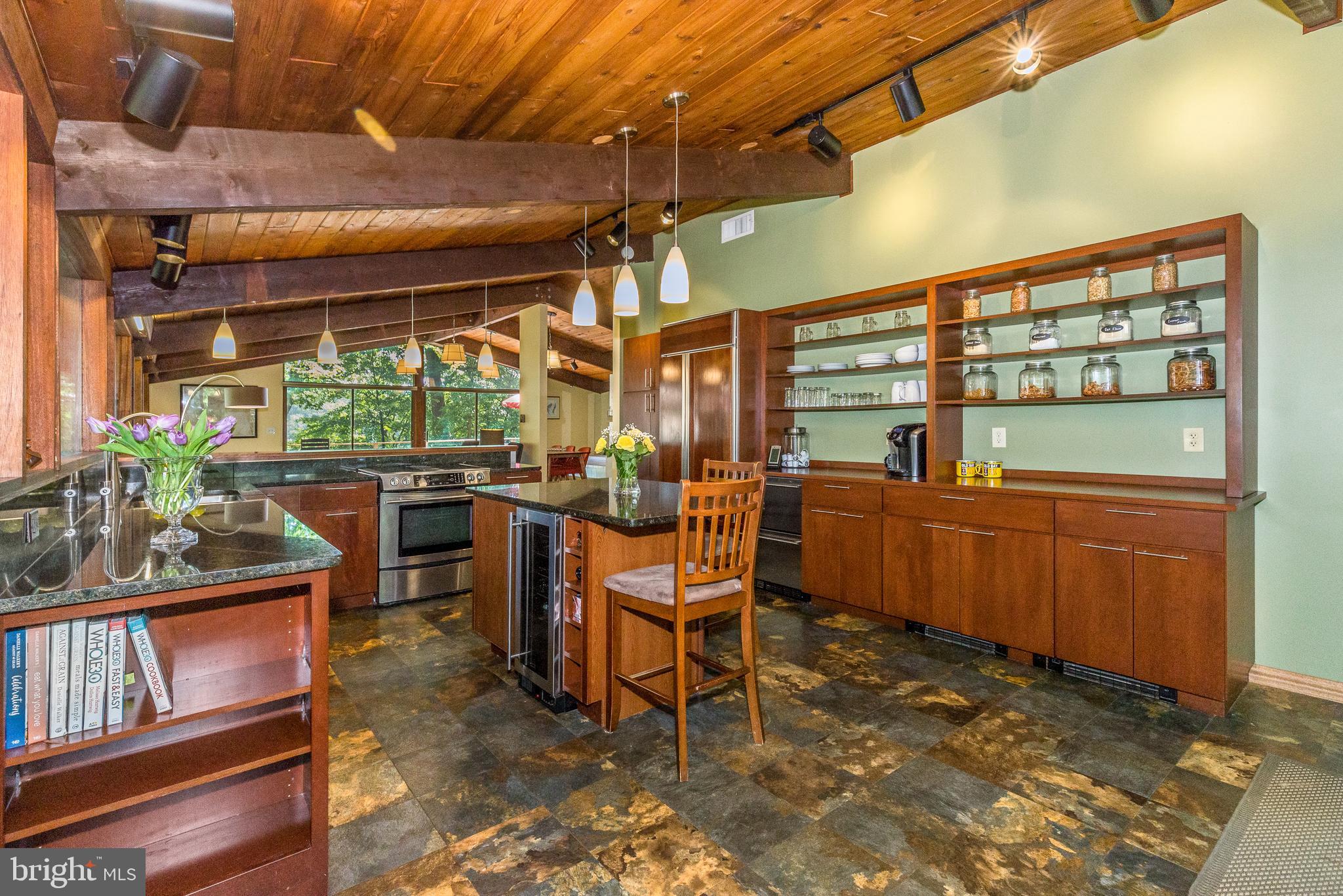 SUNRISE BEACH - Residential