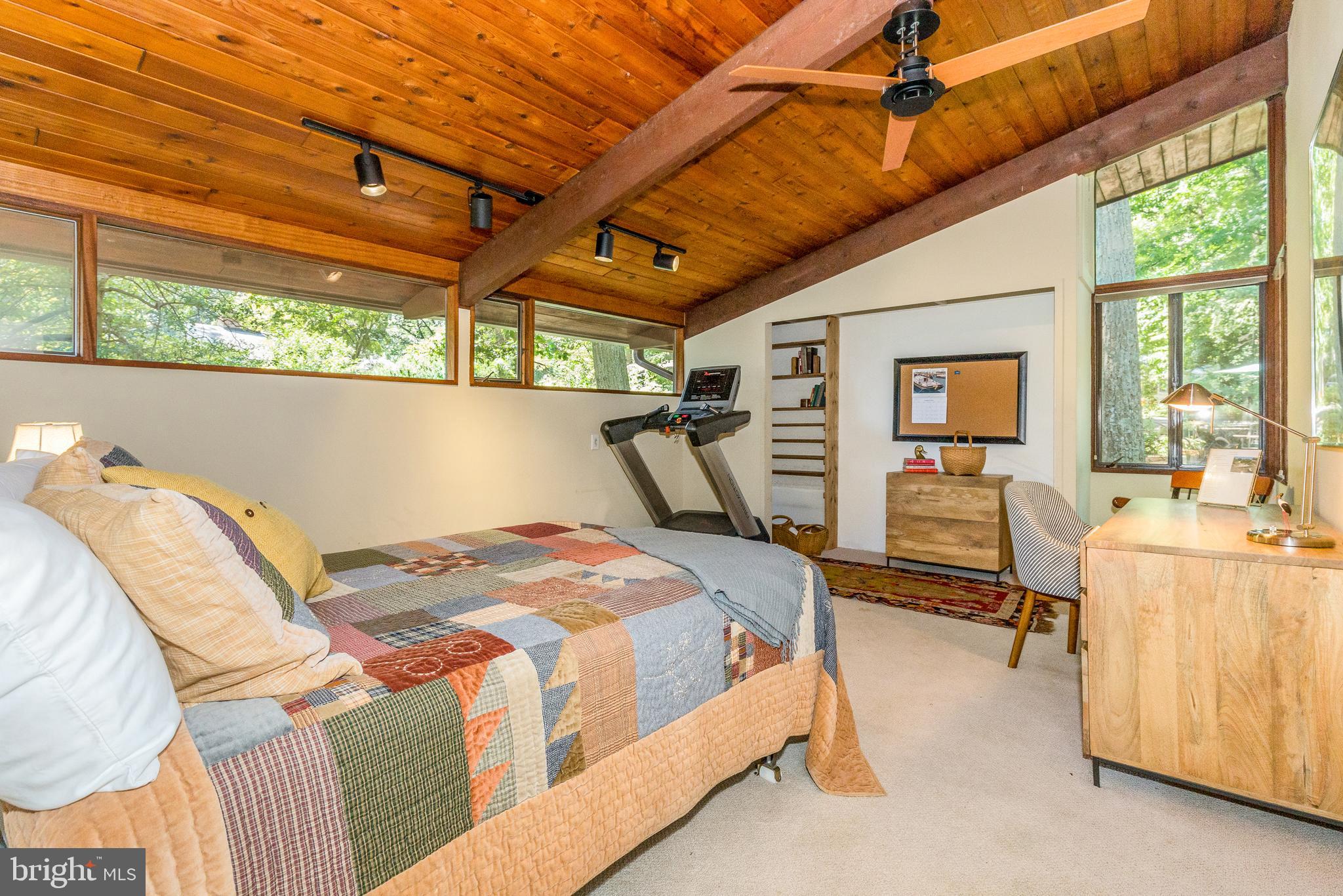 SUNRISE BEACH - Residential