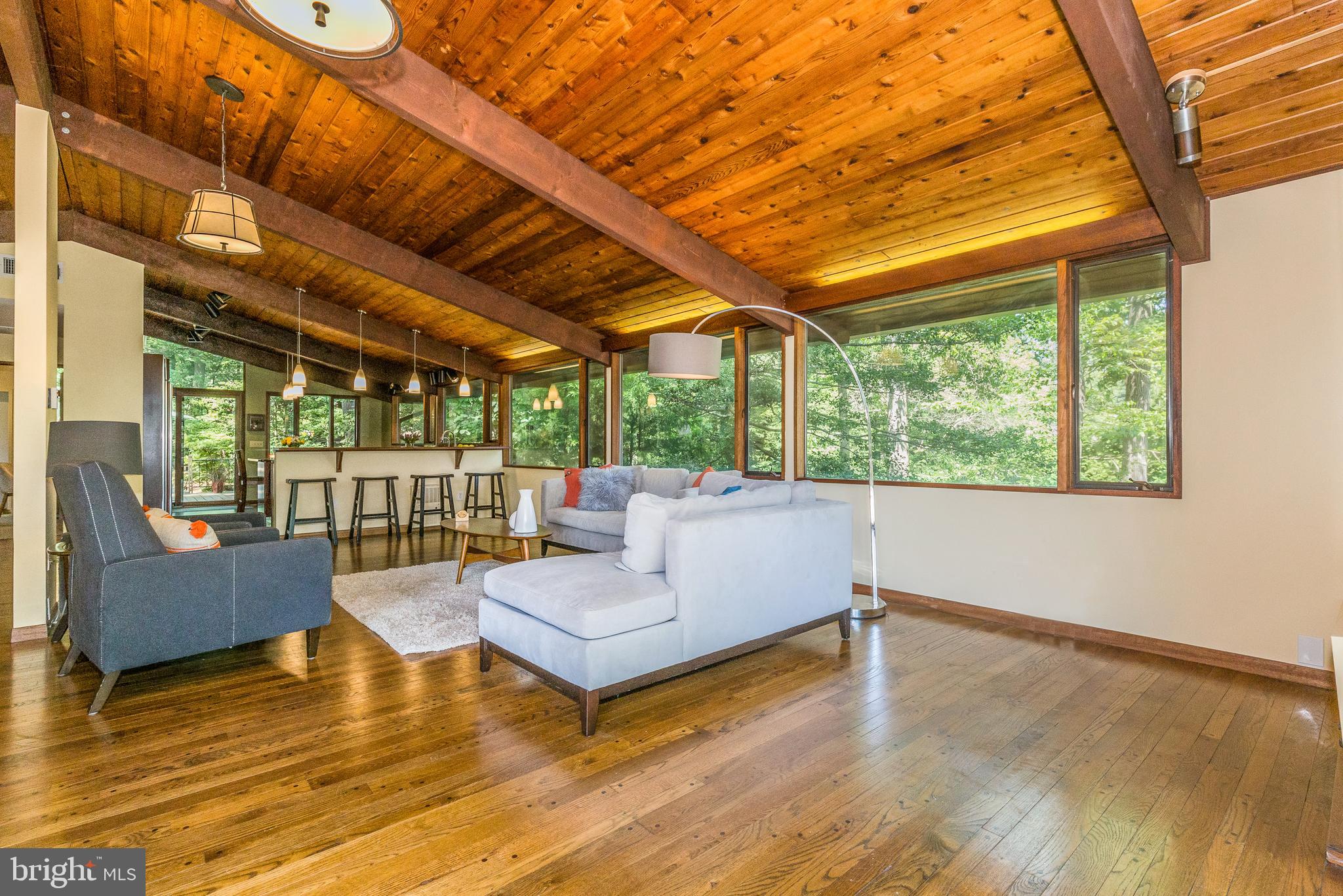 SUNRISE BEACH - Residential