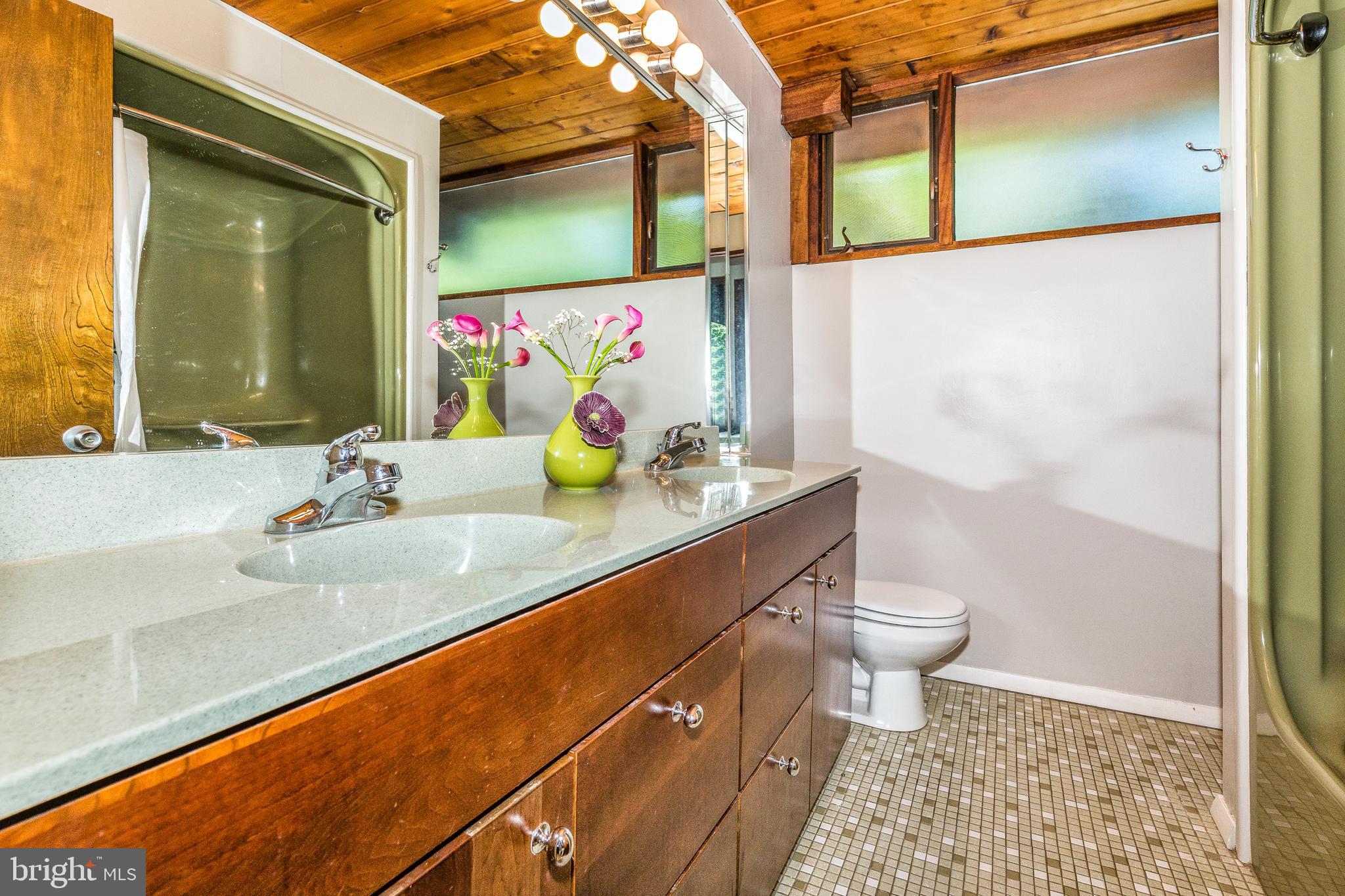 SUNRISE BEACH - Residential