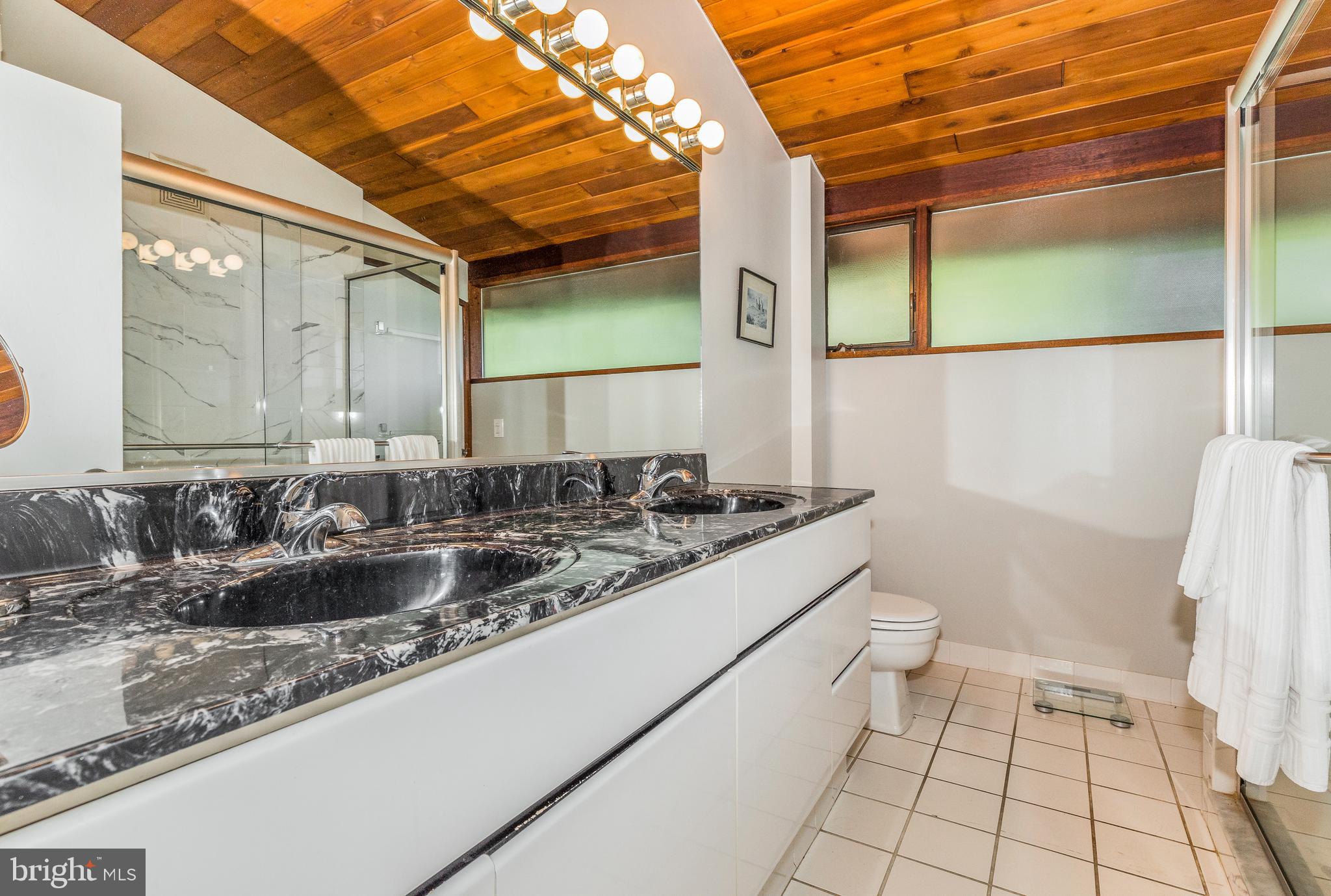 SUNRISE BEACH - Residential