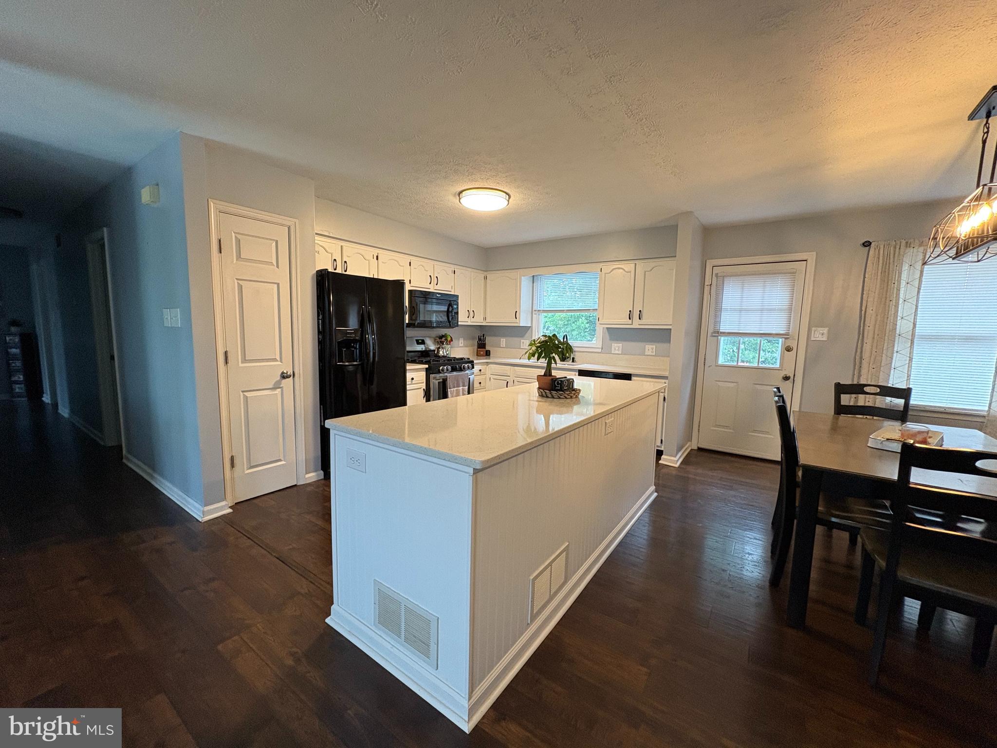 102 HAMMER COURT