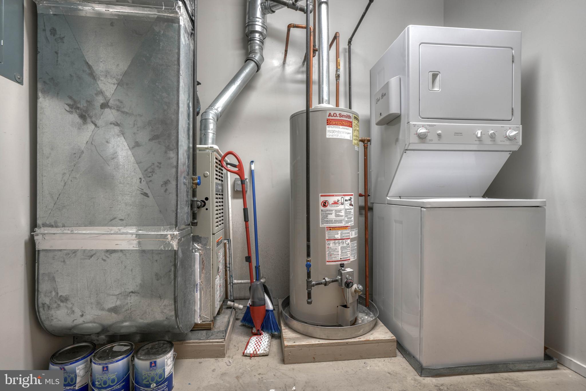 FEDERAL HILL HISTORIC DISTRICT - Residential Lease