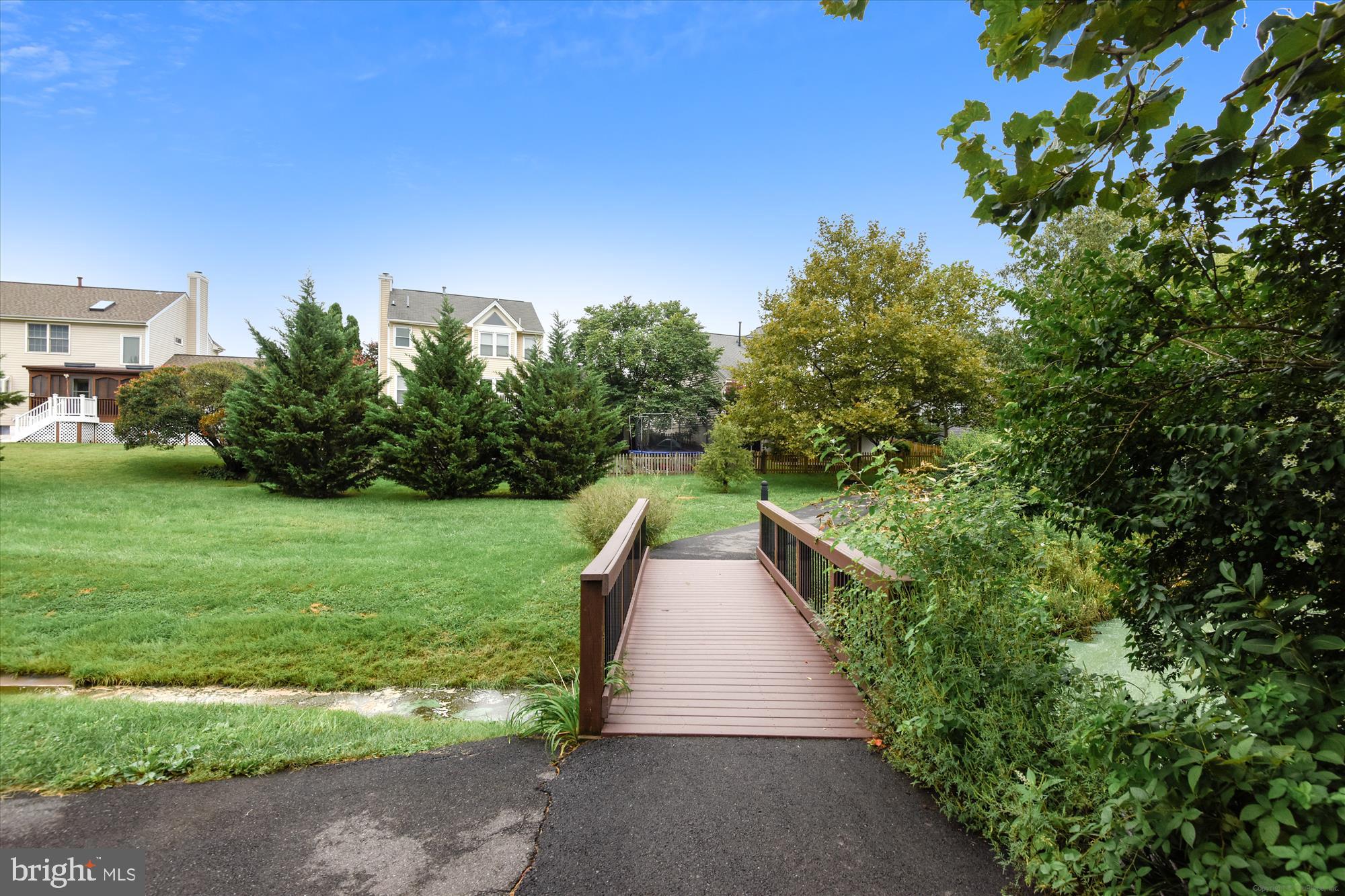 ASHBURN VILLAGE - Residential