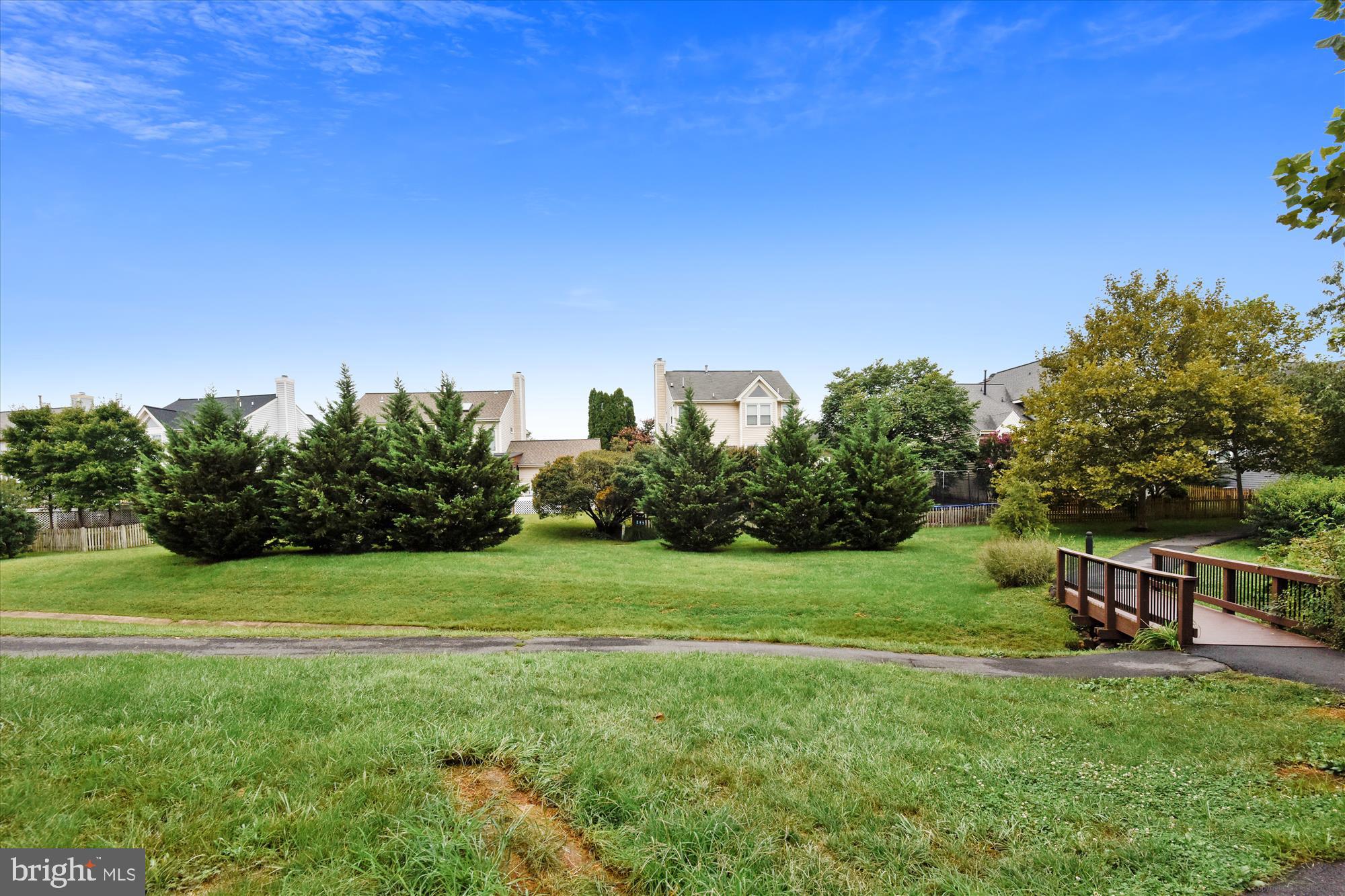 ASHBURN VILLAGE - Residential