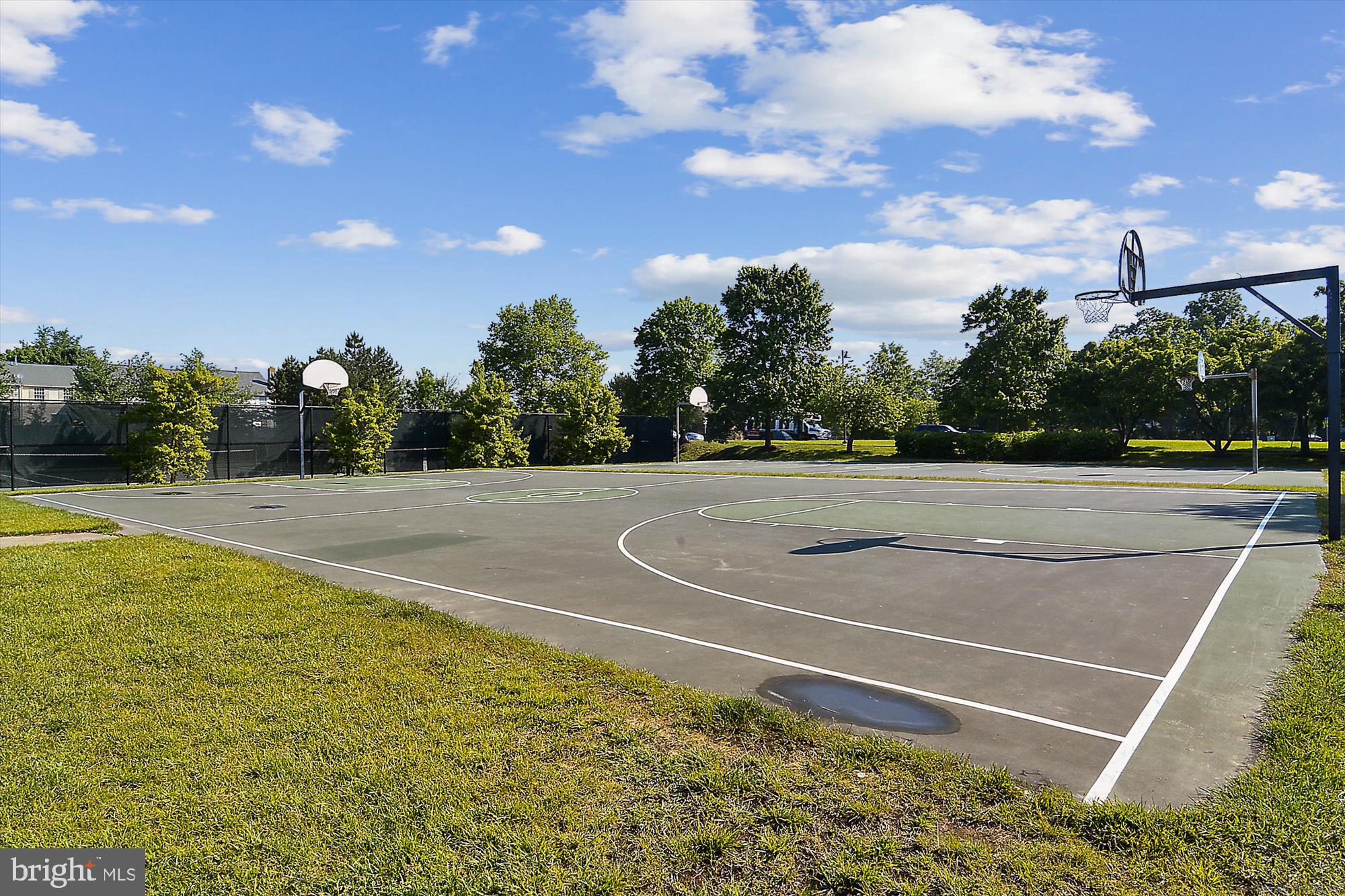 ASHBURN VILLAGE - Residential